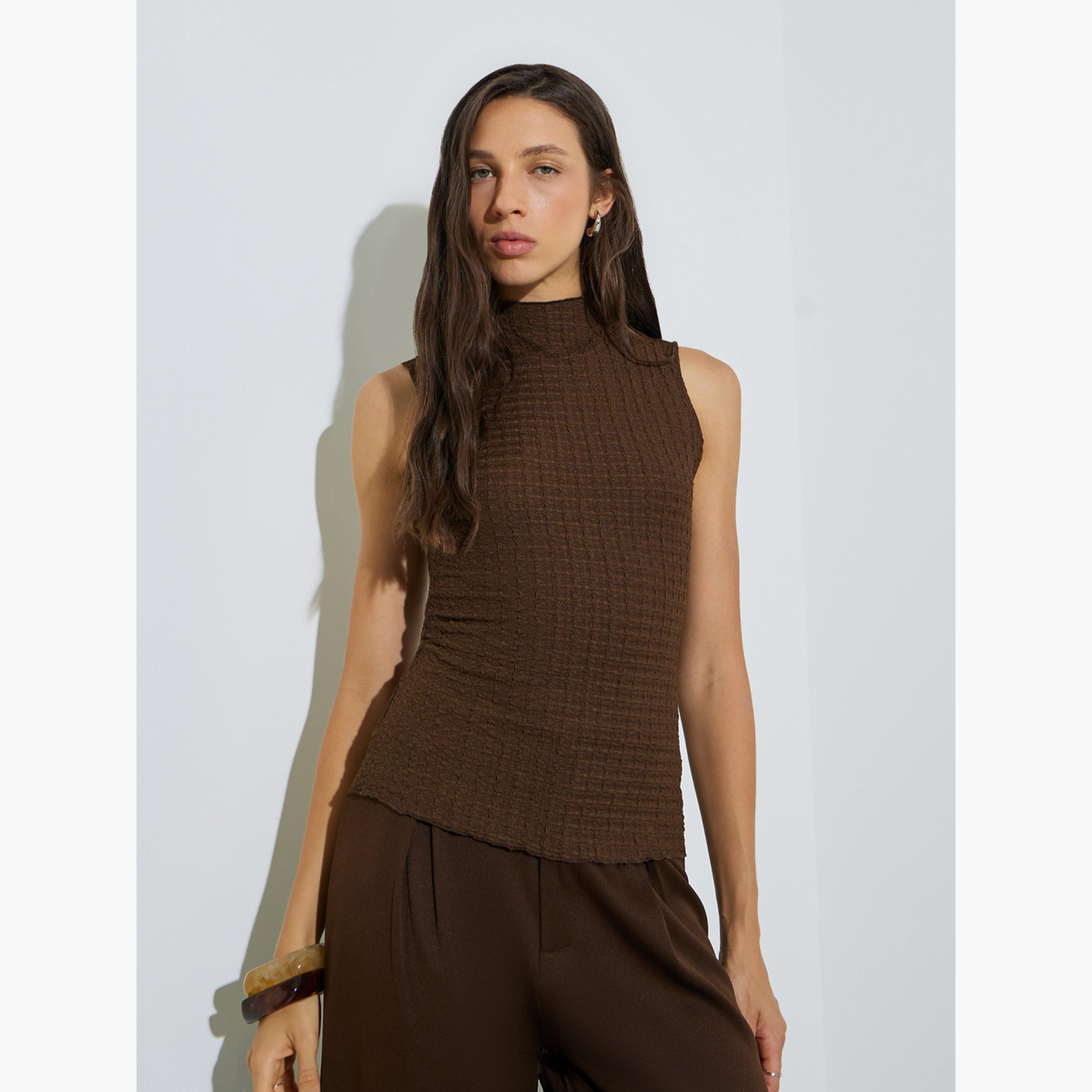 بلوزة محبوكة بياقة عالية وتفاصيل بارزة الملمس-women-clothing-shirtsandblouses-blouses-image-3