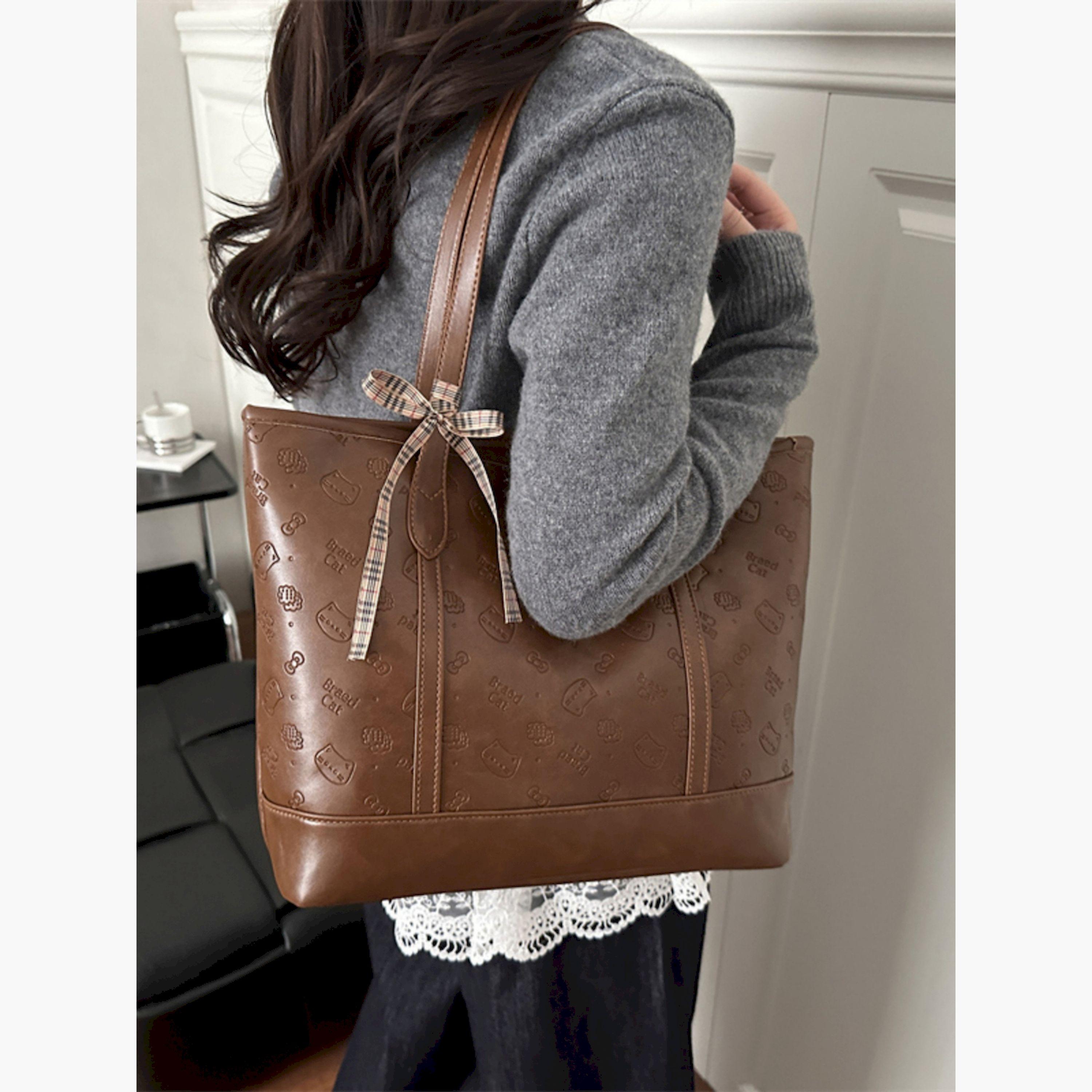 حقيبة كتف بتفاصيل بارزة الملمس-women-bagsandwallets-handbags-image-3