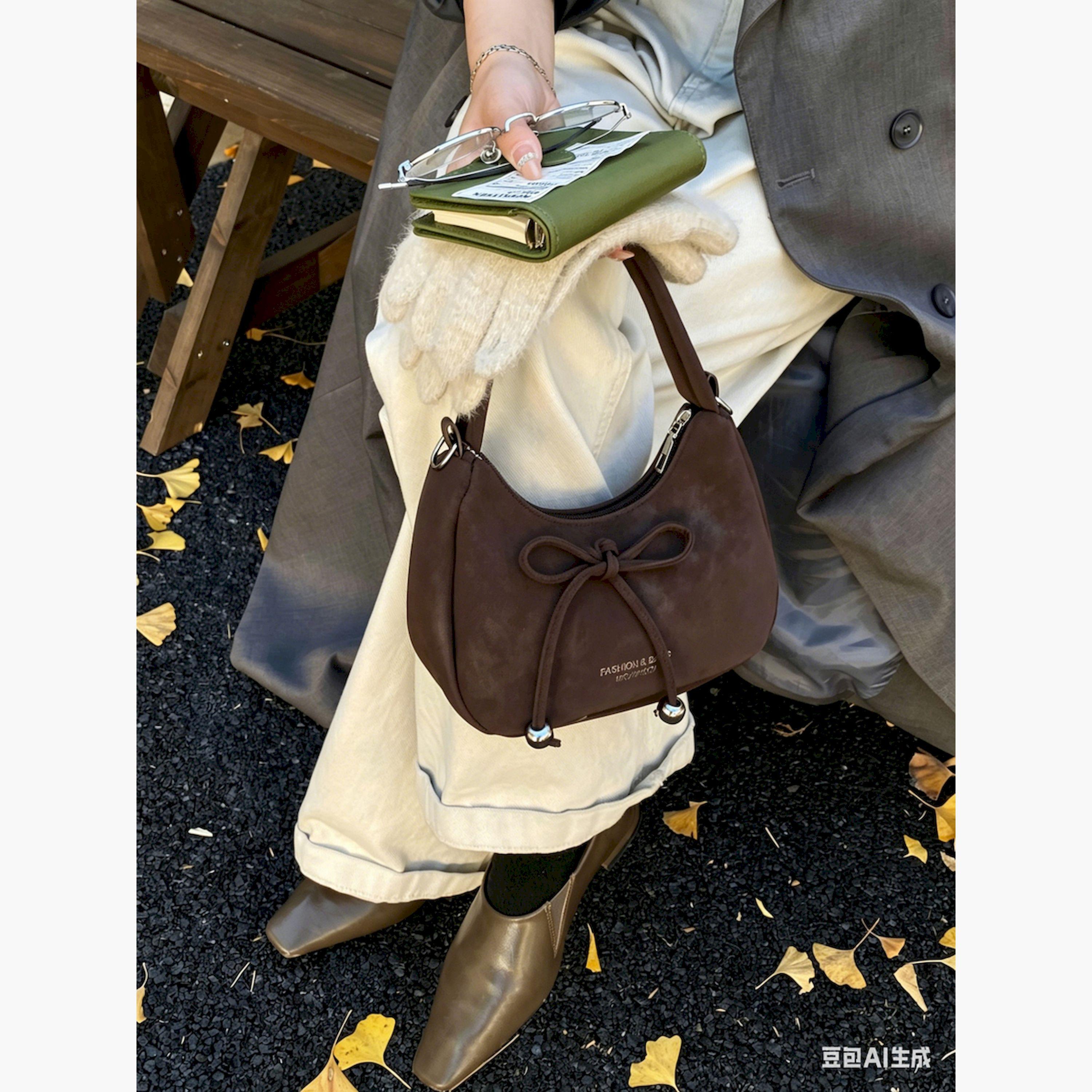 حقيبة كروس بتفاصيل فيونكة-women-bagsandwallets-handbags-image-2