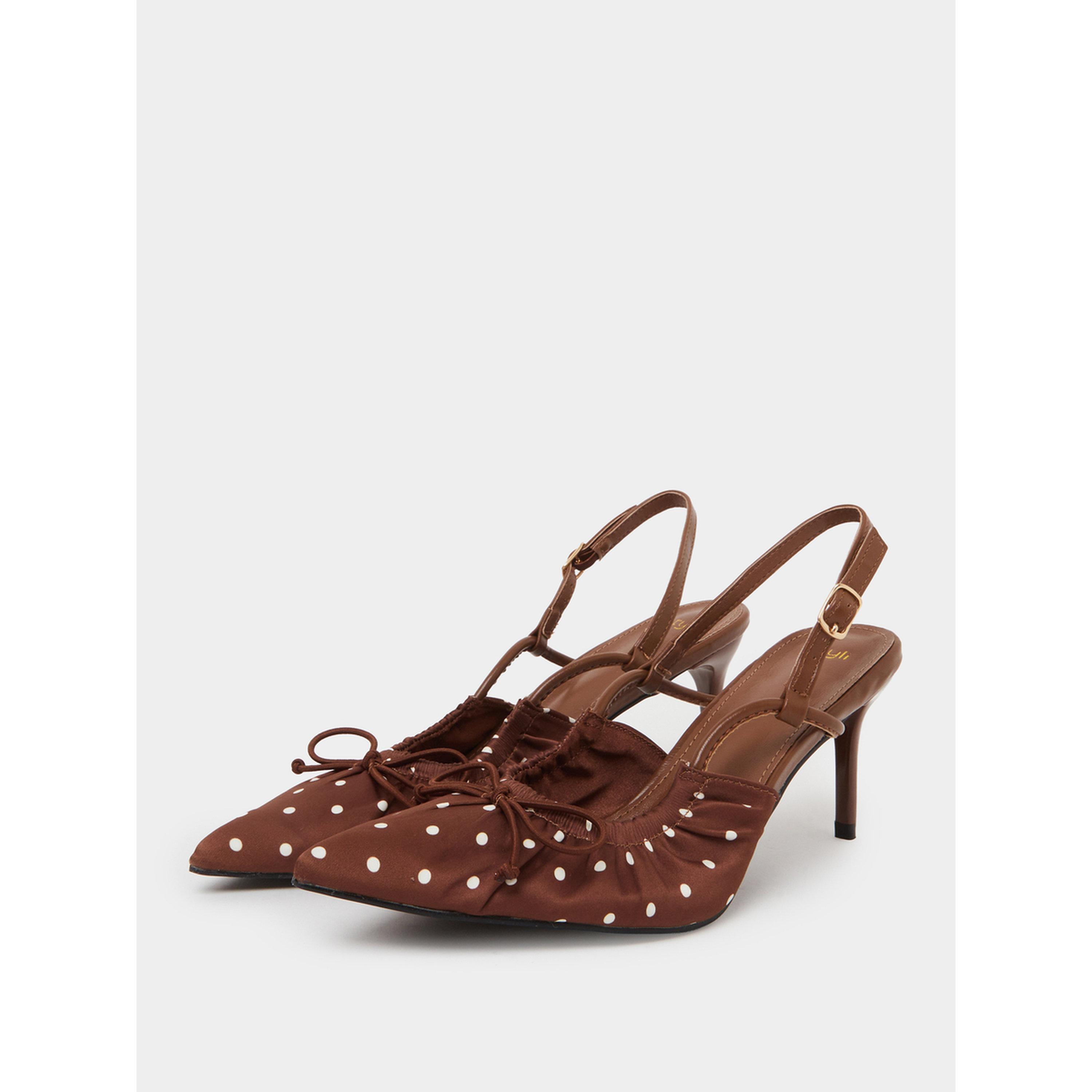 حذاء بكعب عالٍ وحزام خلفي وطبعة منقطة باللون البني-women-shoes-heels-image-1