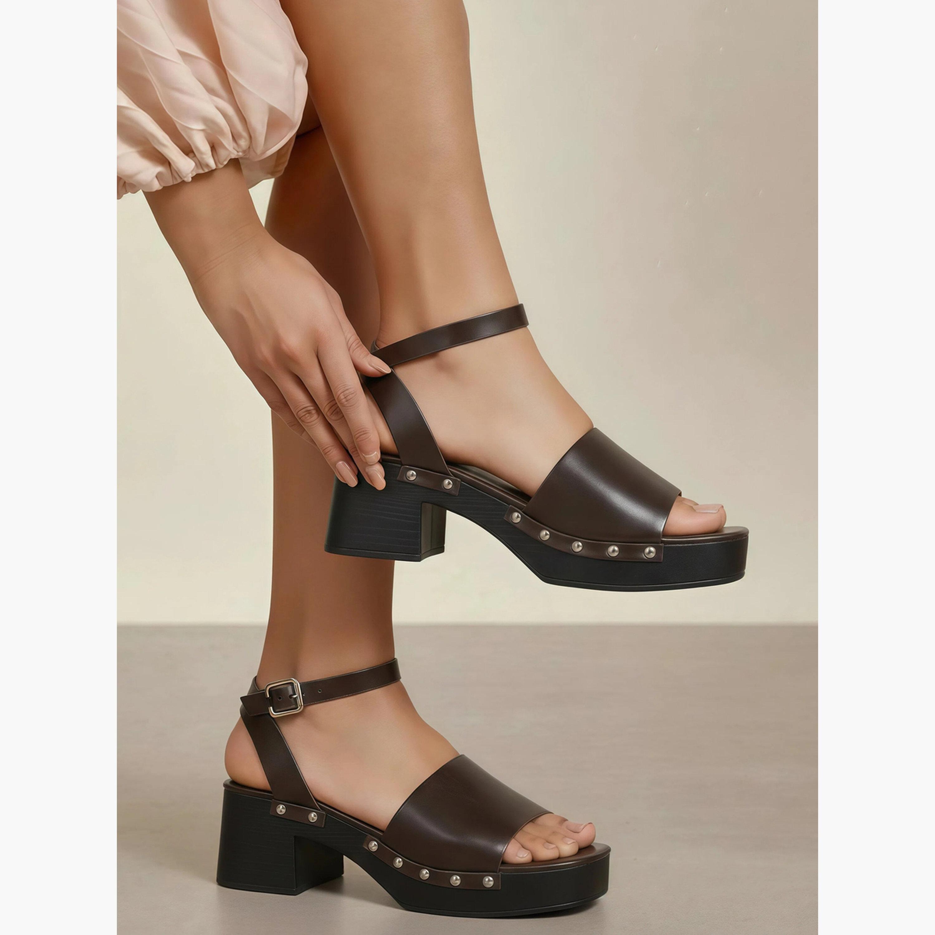 صندل بكعب سميك وشريط كاحل مزين بمسامير-women-shoes-sandals-heeled-image-2