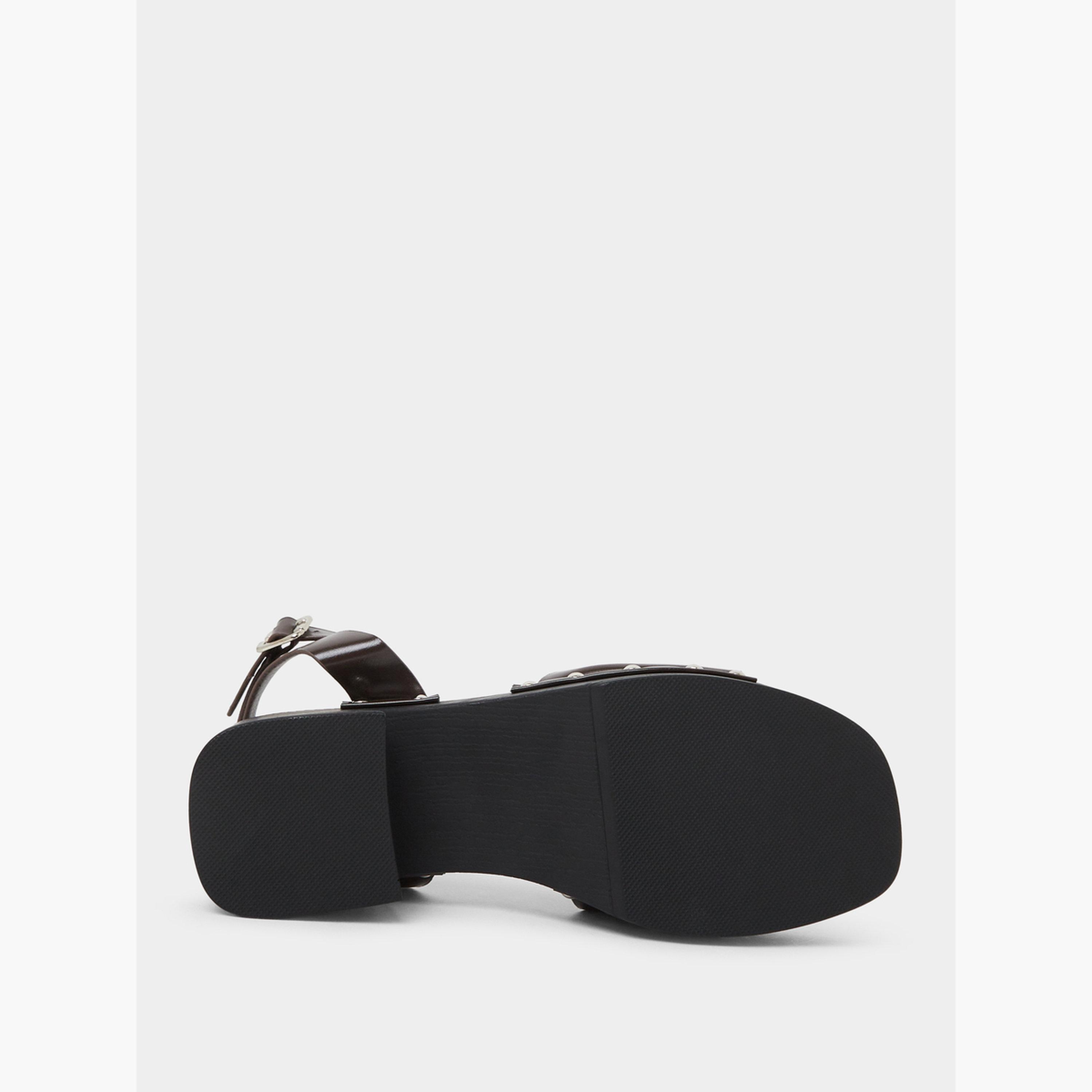 صندل بكعب سميك وشريط كاحل مزين بمسامير-women-shoes-sandals-heeled-image-7