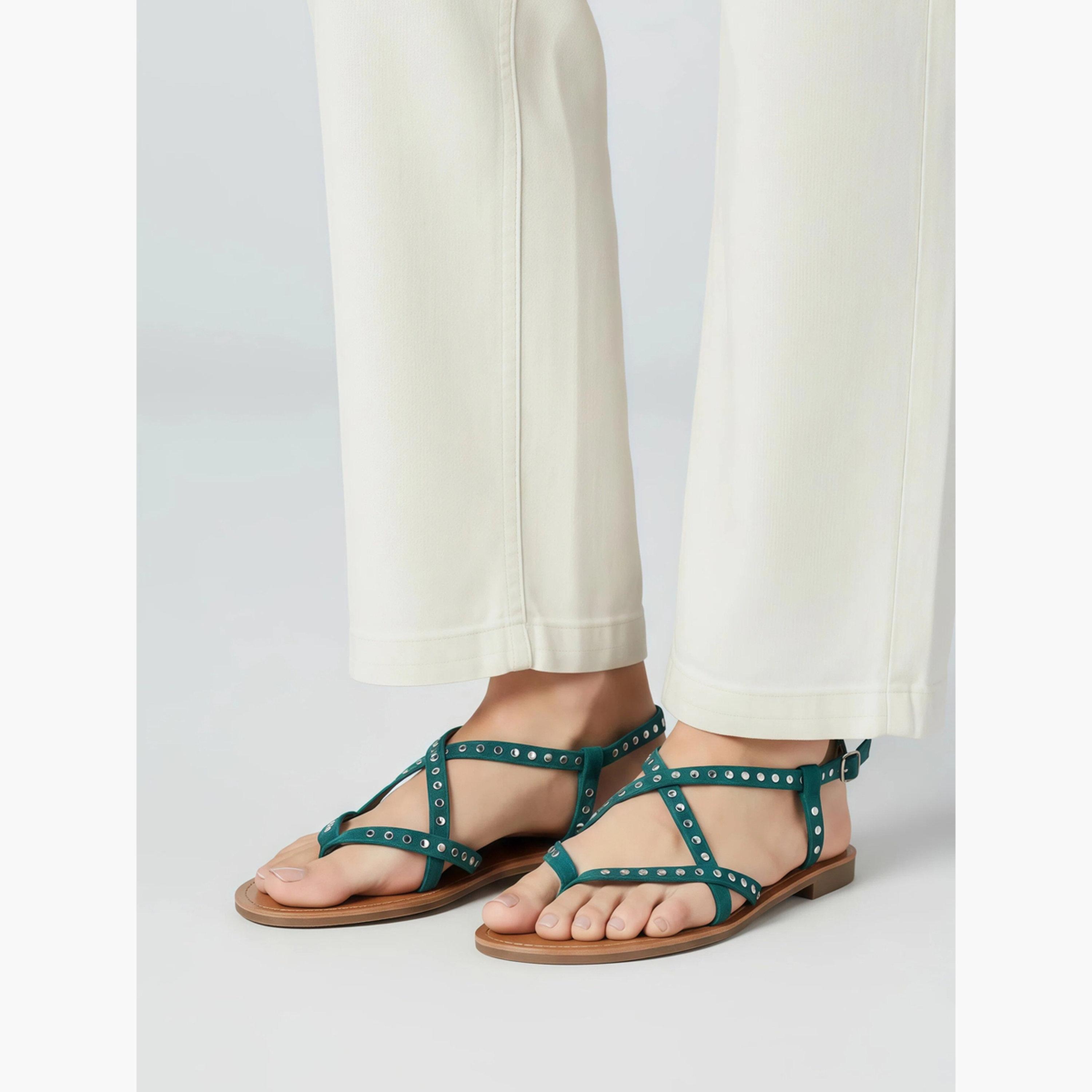 صندل فلات مزين بمسامير-women-shoes-sandals-flats-image-2