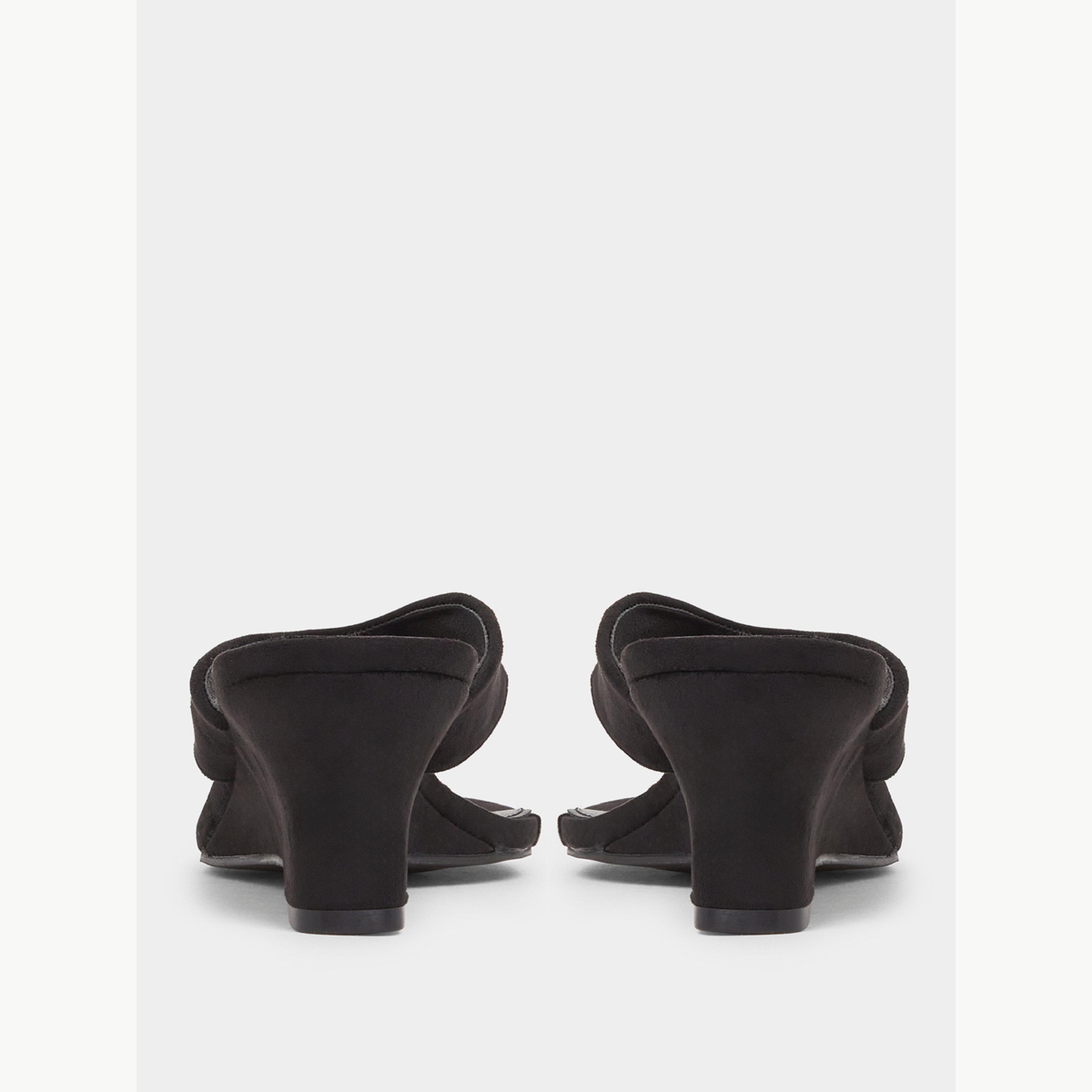 صندل بكعب بمظهر شمواه-women-shoes-sandals-heeled-image-5