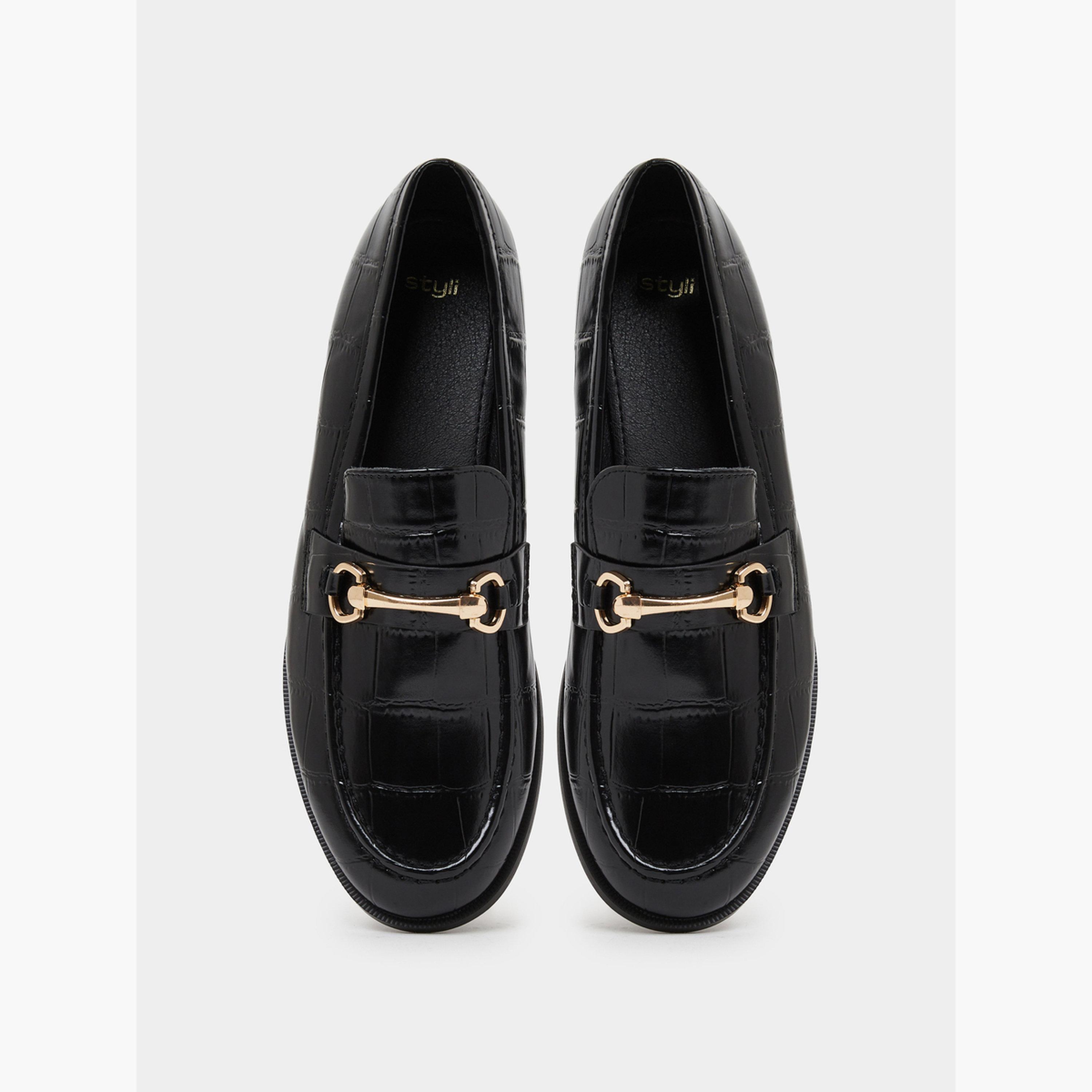 حذاء لوفر بتفاصيل معدنية وتفاصيل بارزة الملمس بنقشة التمساح-women-shoes-loafersandmoccasins-image-3