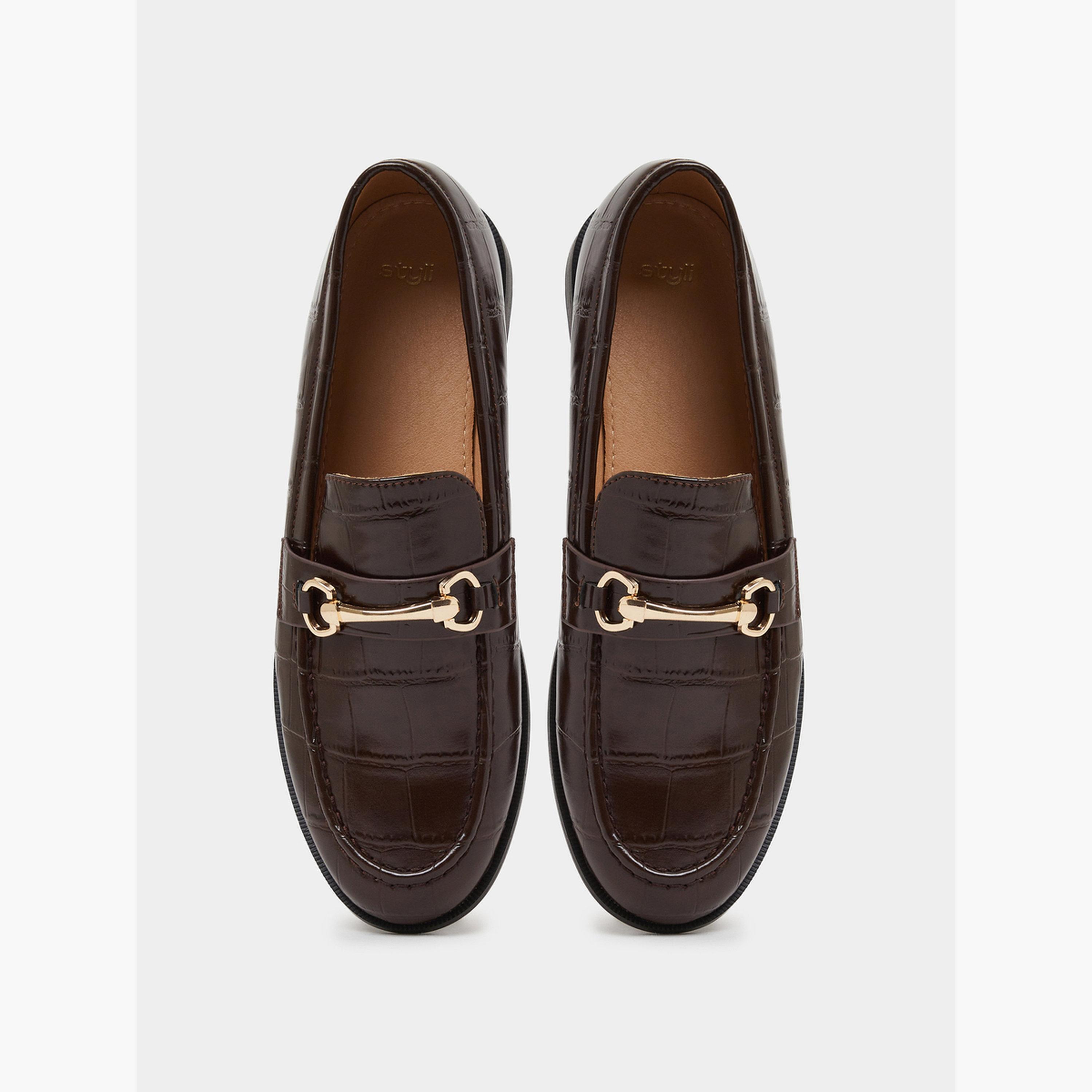 حذاء لوفر بتفاصيل معدنية وتفاصيل بارزة الملمس بنقشة التمساح-women-shoes-loafersandmoccasins-image-3