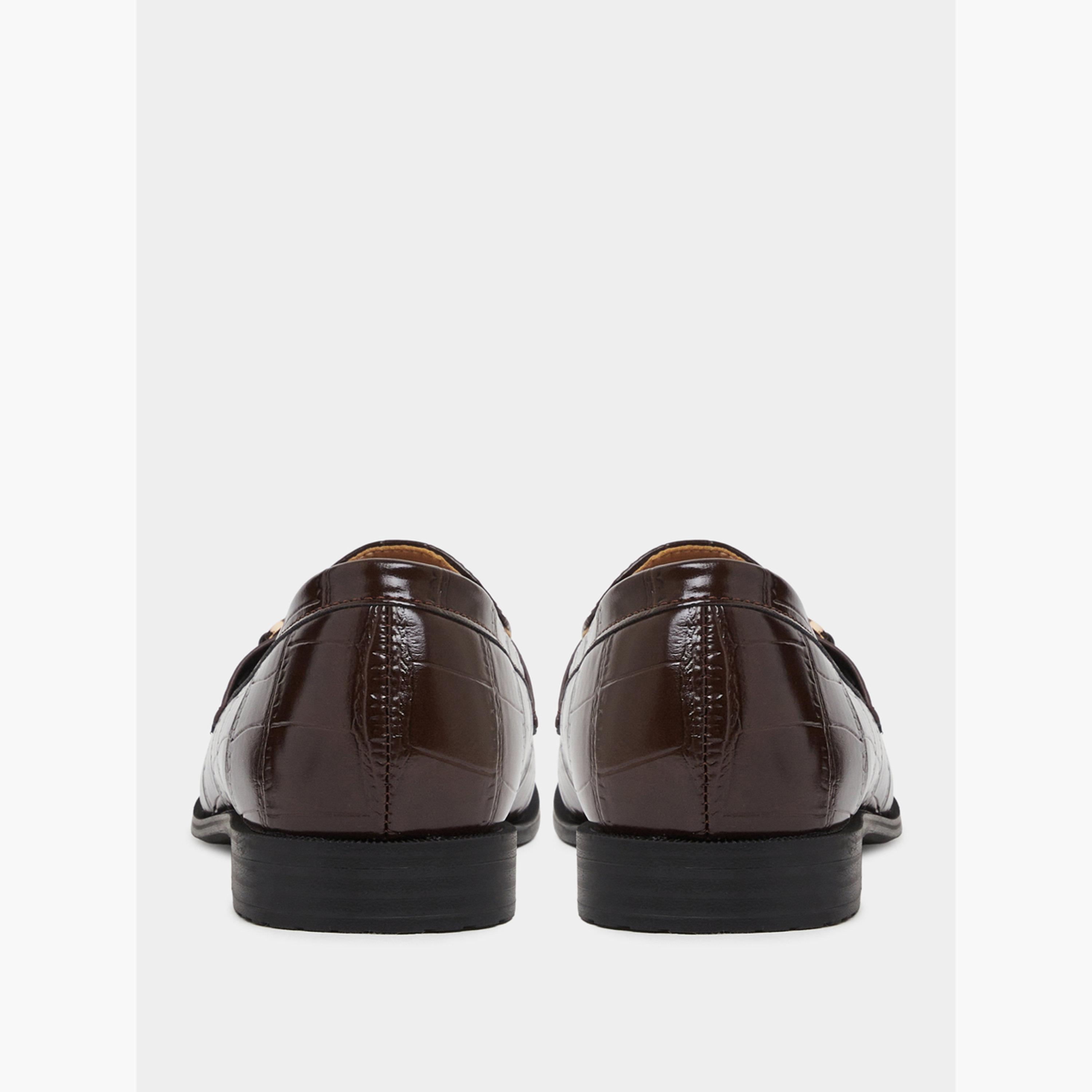 حذاء لوفر بتفاصيل معدنية وتفاصيل بارزة الملمس بنقشة التمساح-women-shoes-loafersandmoccasins-image-5