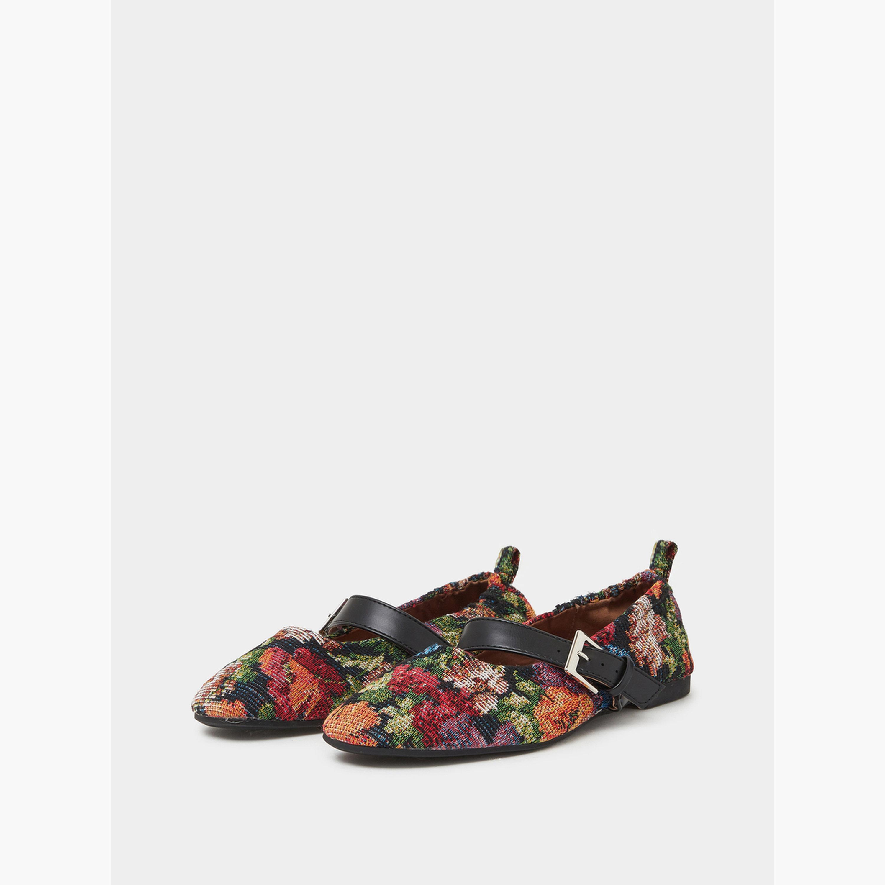 حذاء باليرينا بمقدمة مستديرة وطبعة-women-shoes-ballerinas-image-1