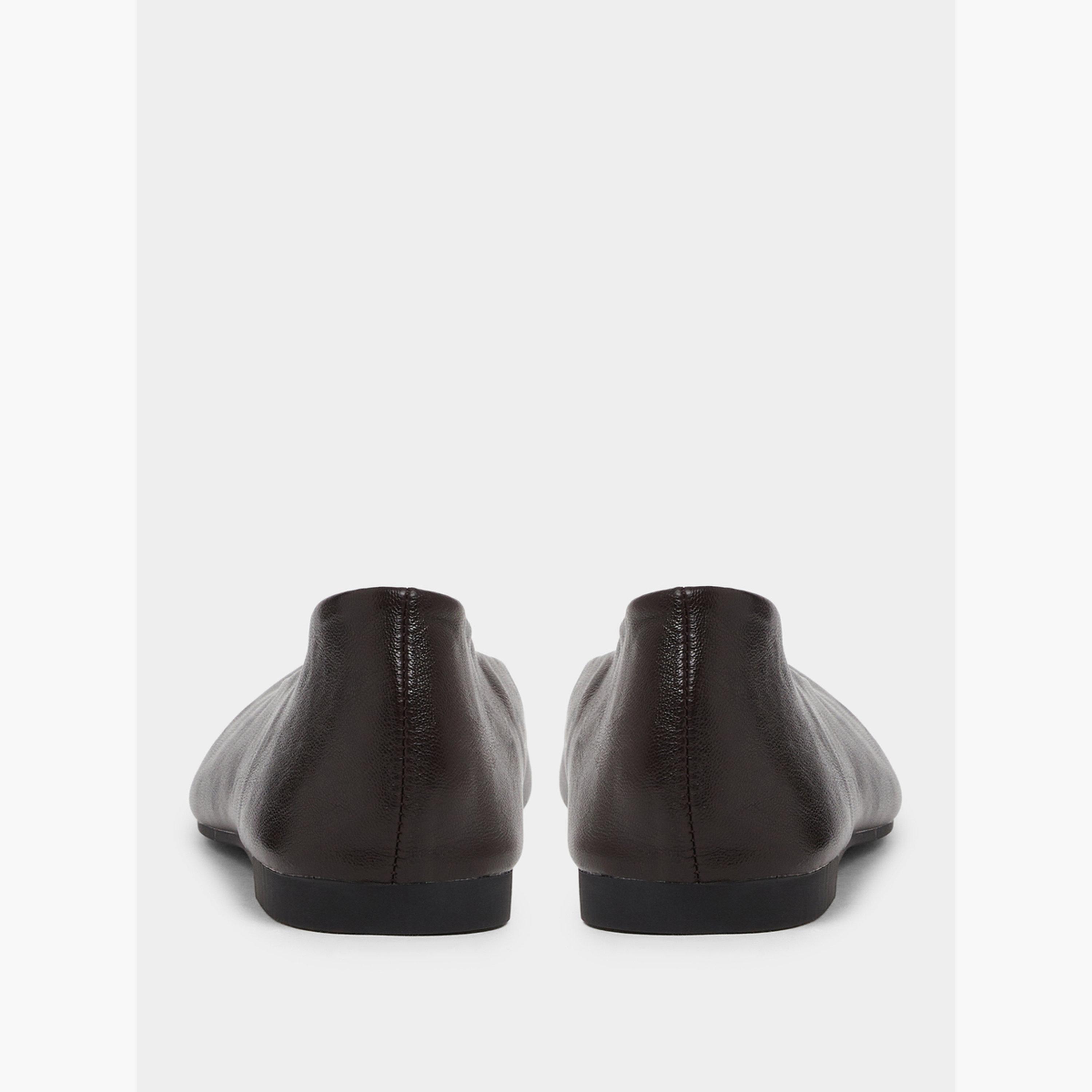 حذاء باليرينا بتفاصيل معدنية-women-shoes-ballerinas-image-5
