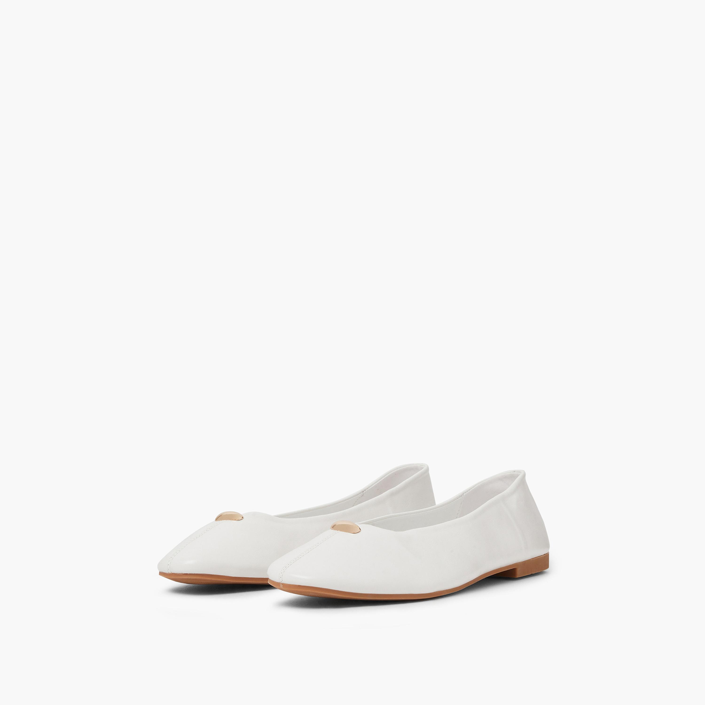 Styli White Metal Detail Round Toe Ballerina Shoes-women-shoes-ballerinas-image-1