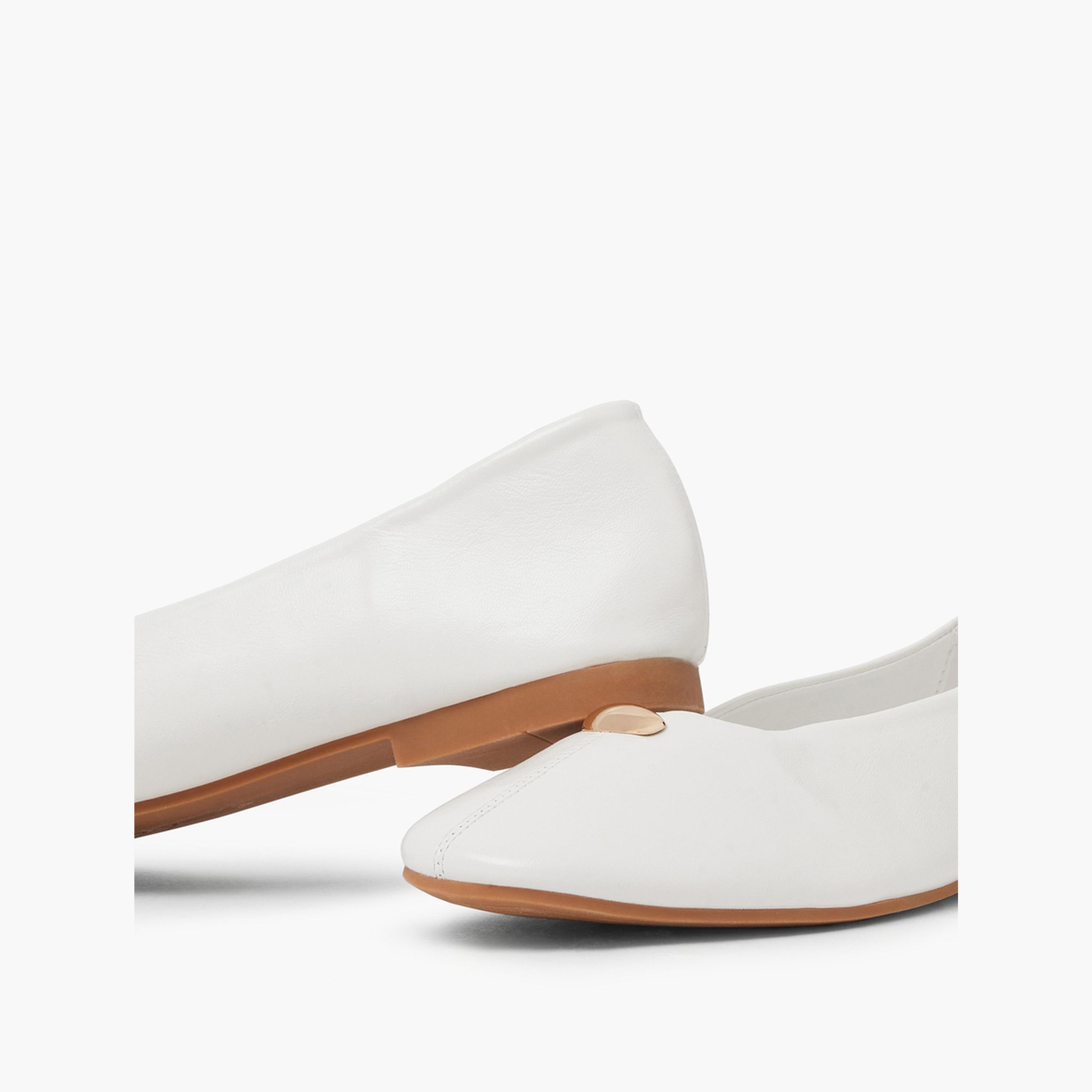 Styli White Metal Detail Round Toe Ballerina Shoes-women-shoes-ballerinas-image-4