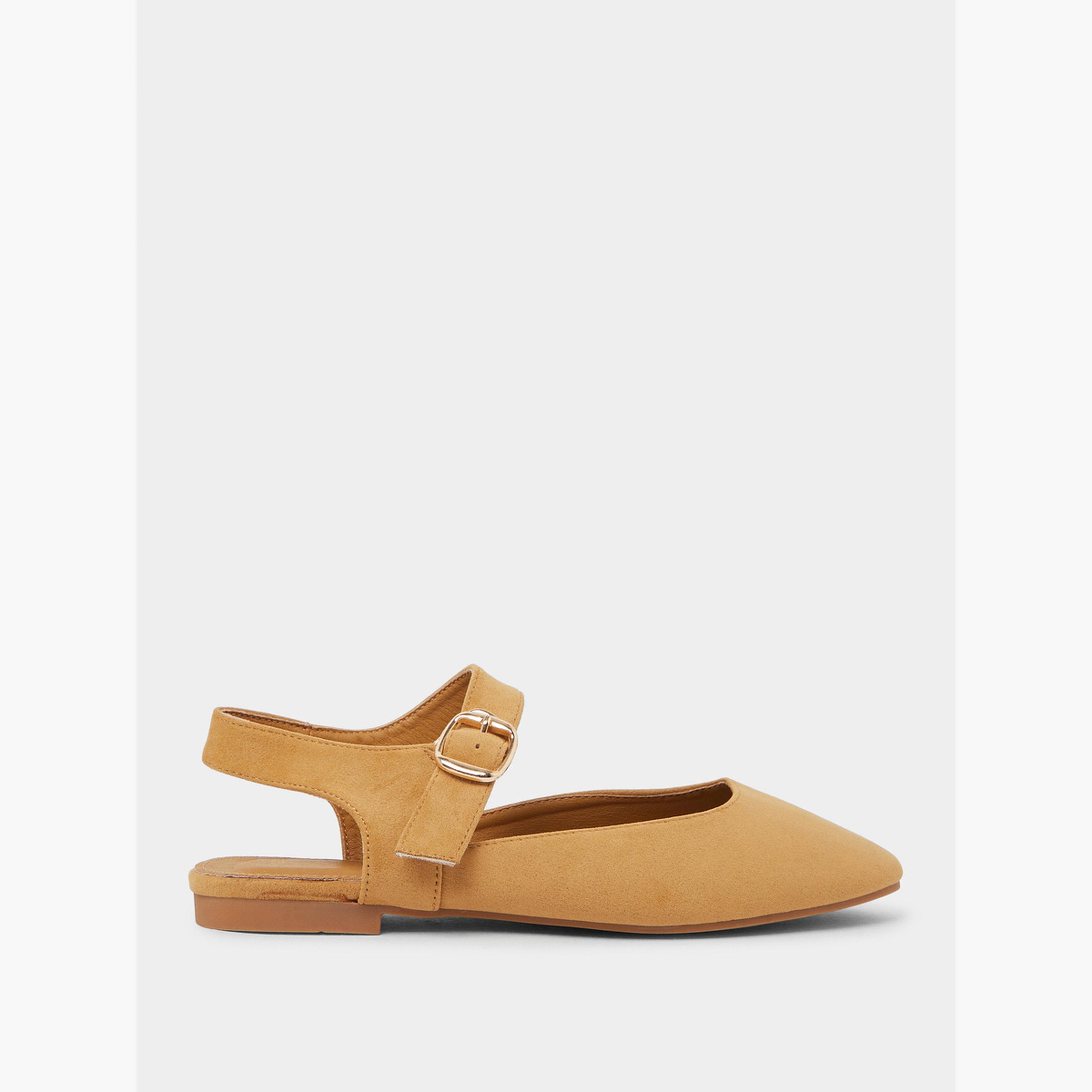 حذاء سادة بمقدمة مستديرة وإبزيم-women-shoes-sandals-flats-image-3