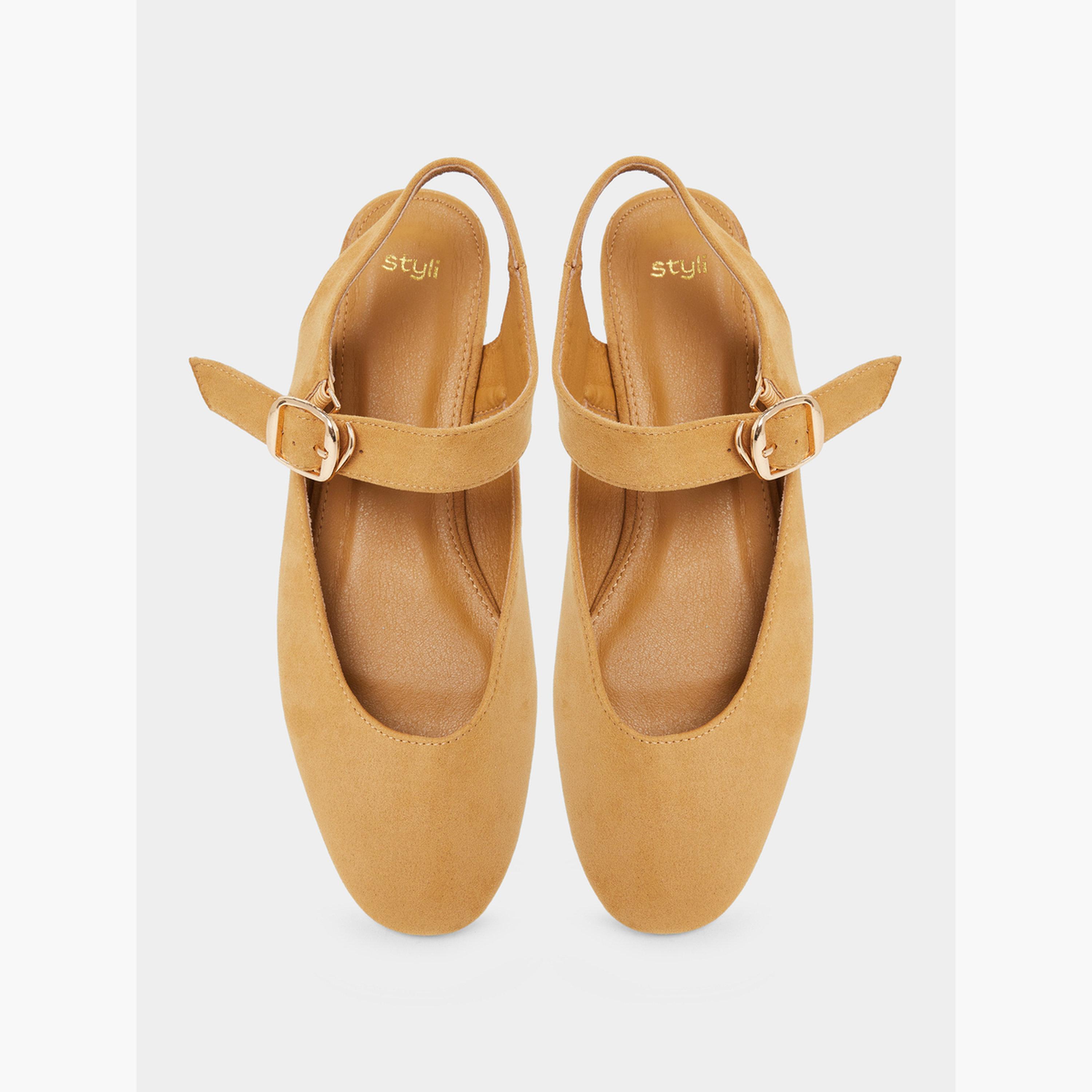 حذاء سادة بمقدمة مستديرة وإبزيم-women-shoes-sandals-flats-image-4