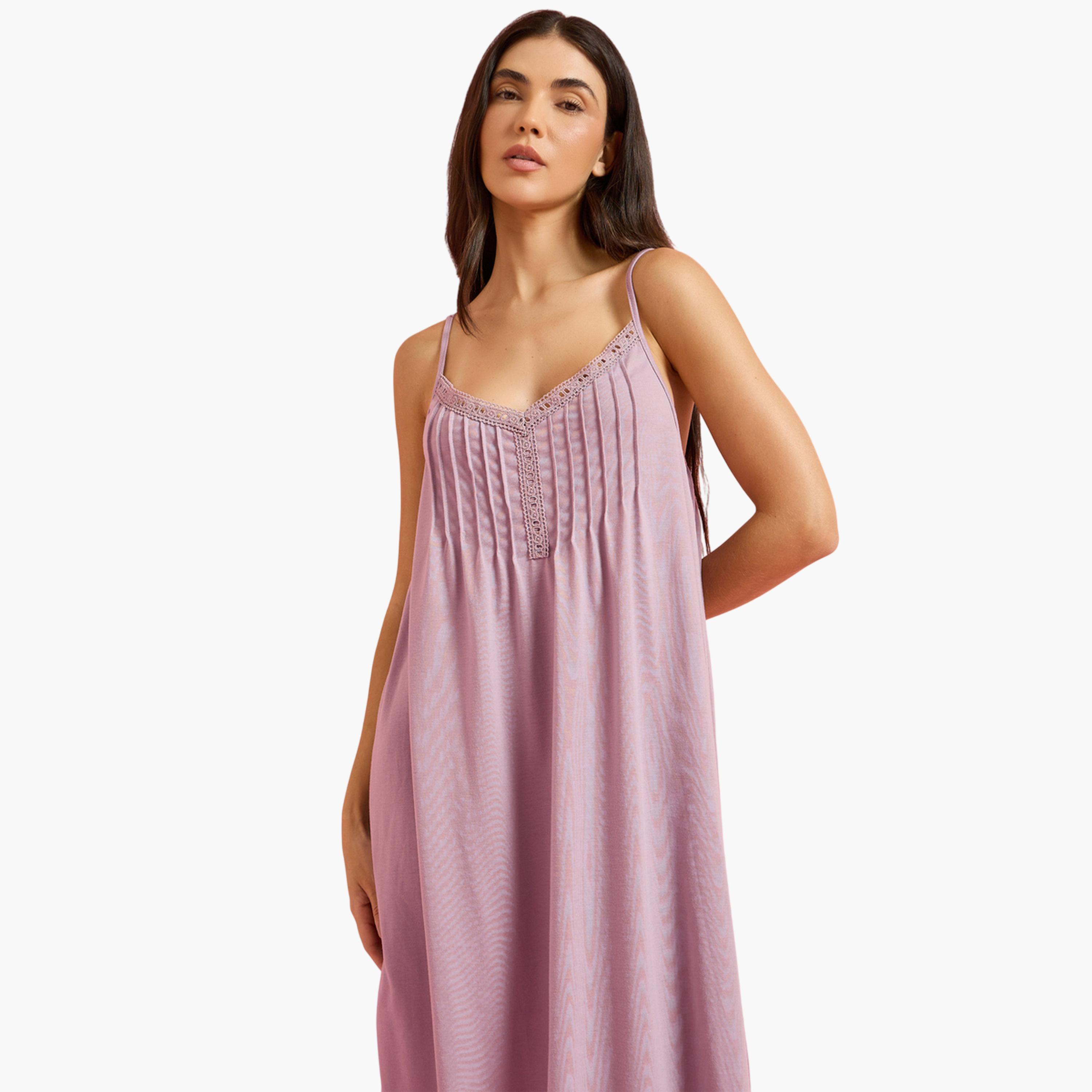 قميص نوم بتفاصيل ثنايات ودانتيل-women-clothing-nightwear-nighties-image-3