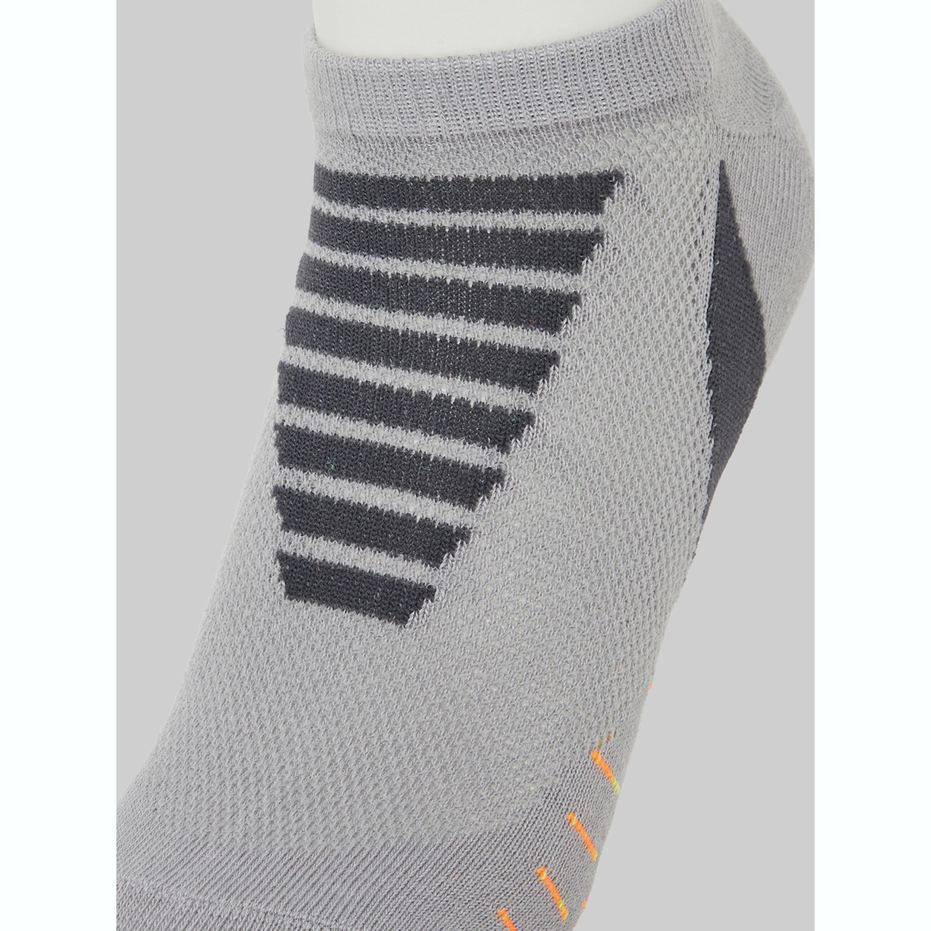 عبوة من 3 جوارب كاحل بتفاصيل مخطط-men-socks-image-3