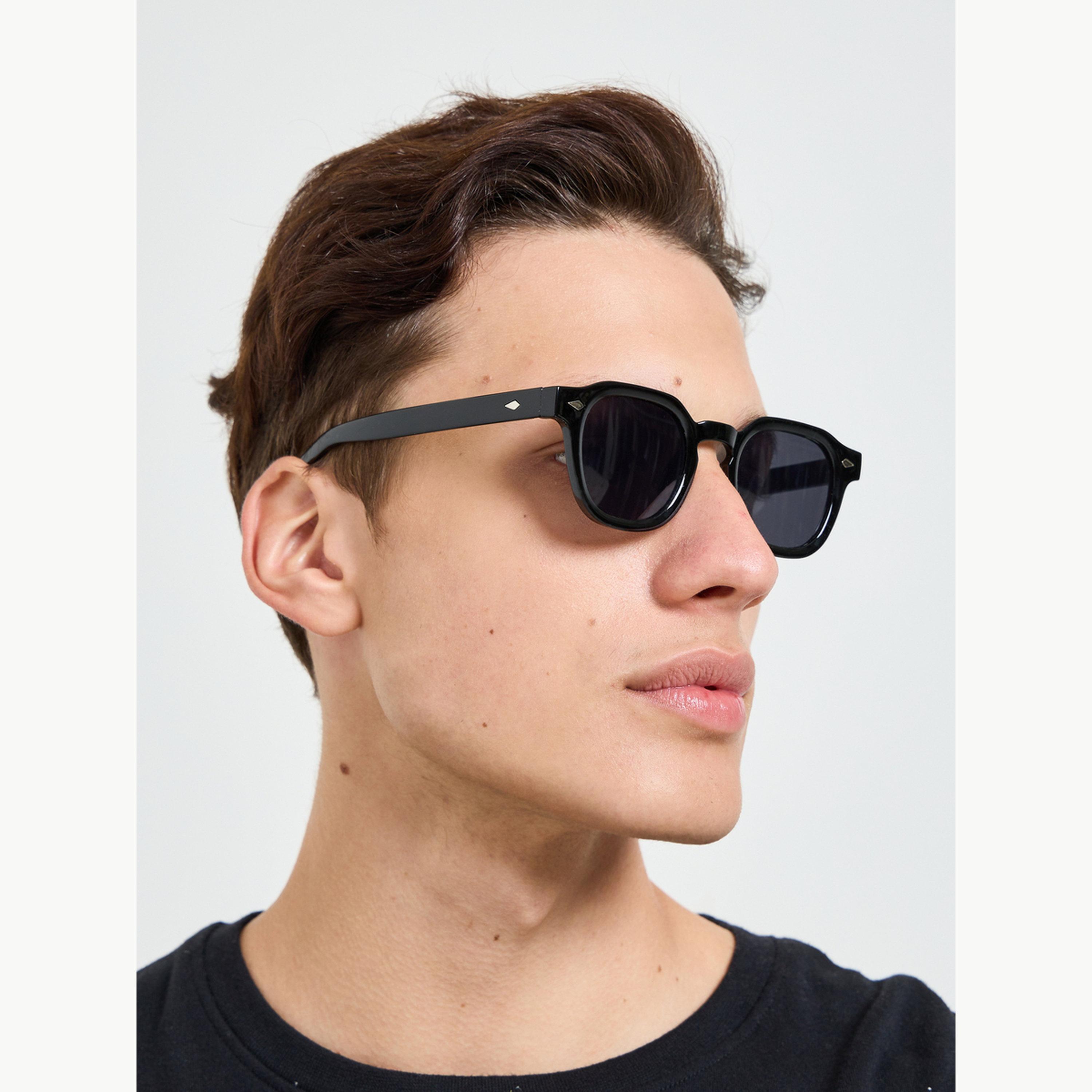 Styli Solid Round Sunglasses-men-sunglasses-image-2