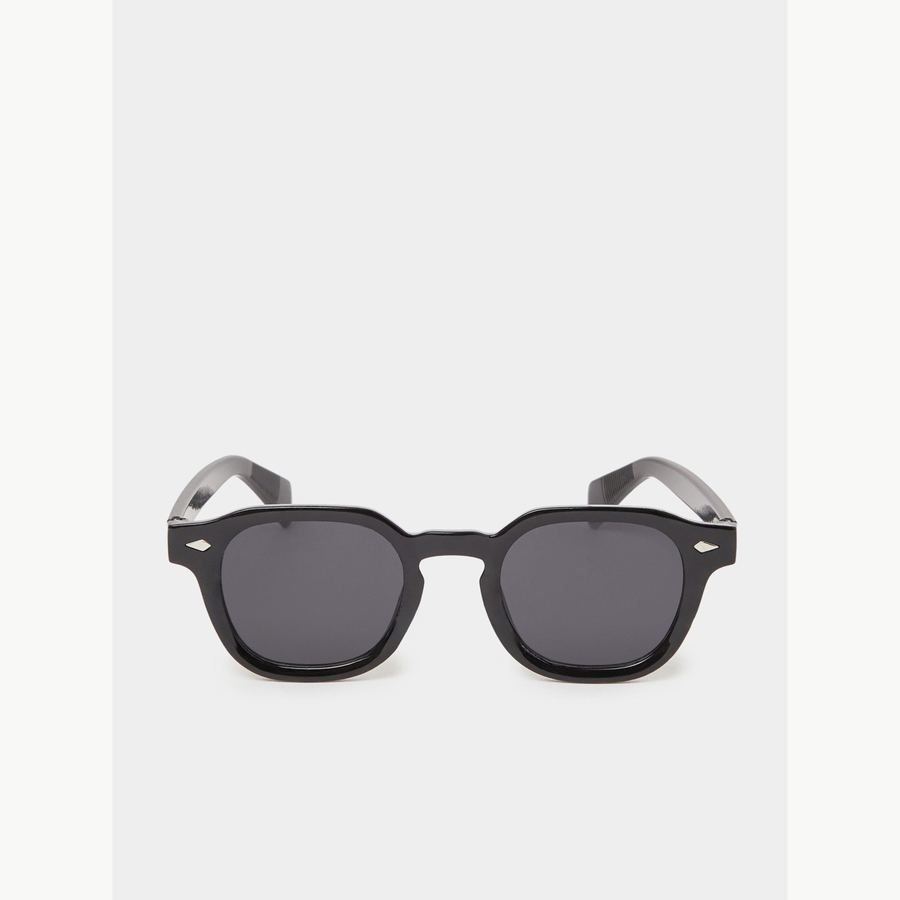 Styli Solid Round Sunglasses-men-sunglasses-image-3