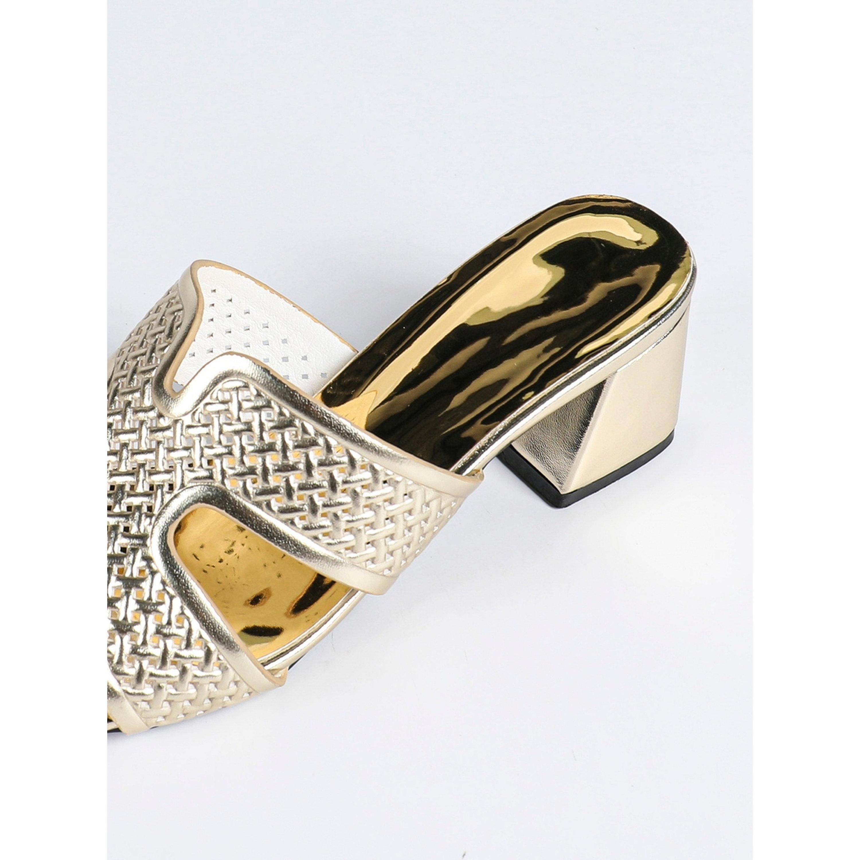 صندل بكعب عريض وسيور بتفاصيل بارزة الملمس-women-shoes-sandals-heeled-image-4