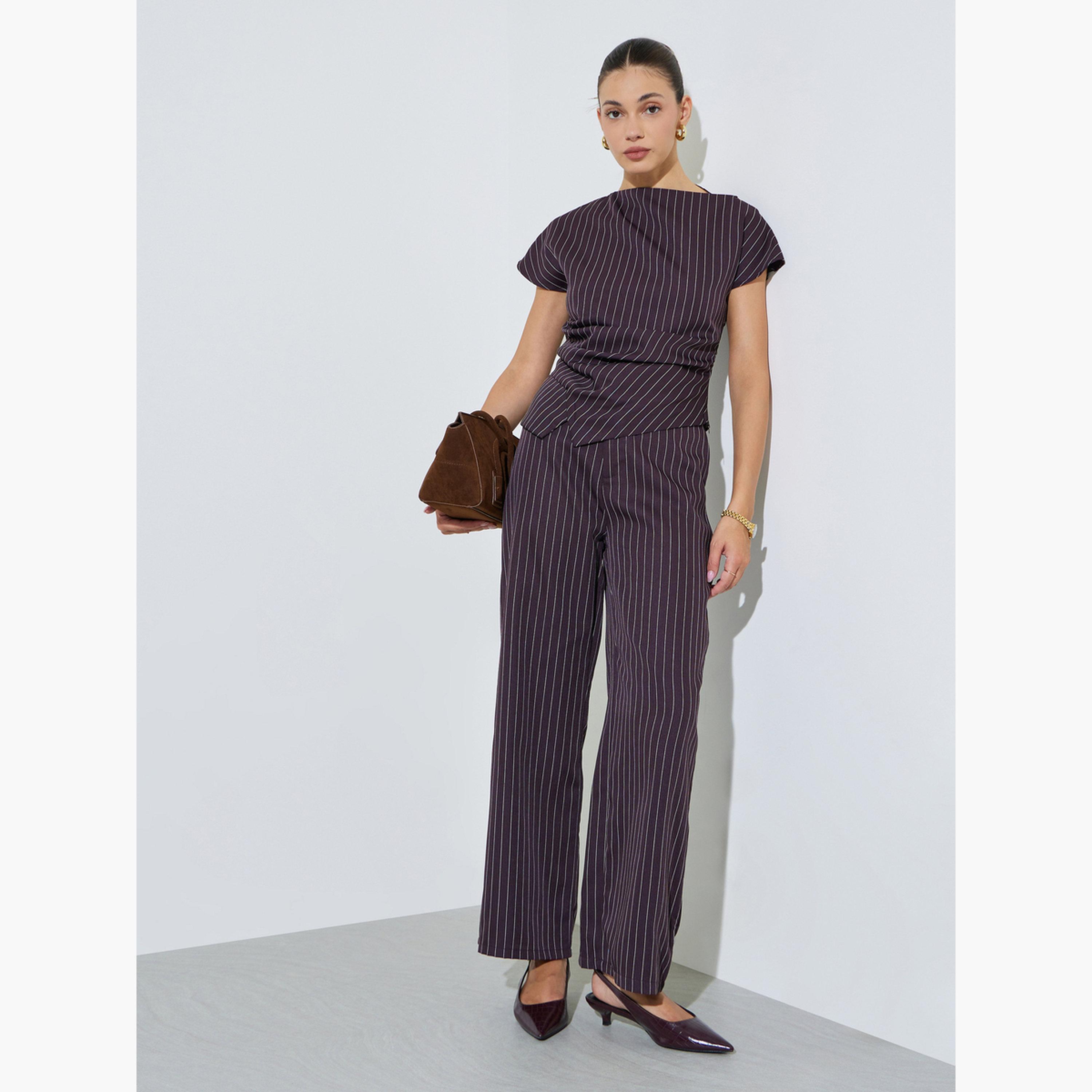 بلوزة بحافة غير متماثلة ونمط خطوط رفيعة-women-clothing-shirtsandblouses-blouses-image-2