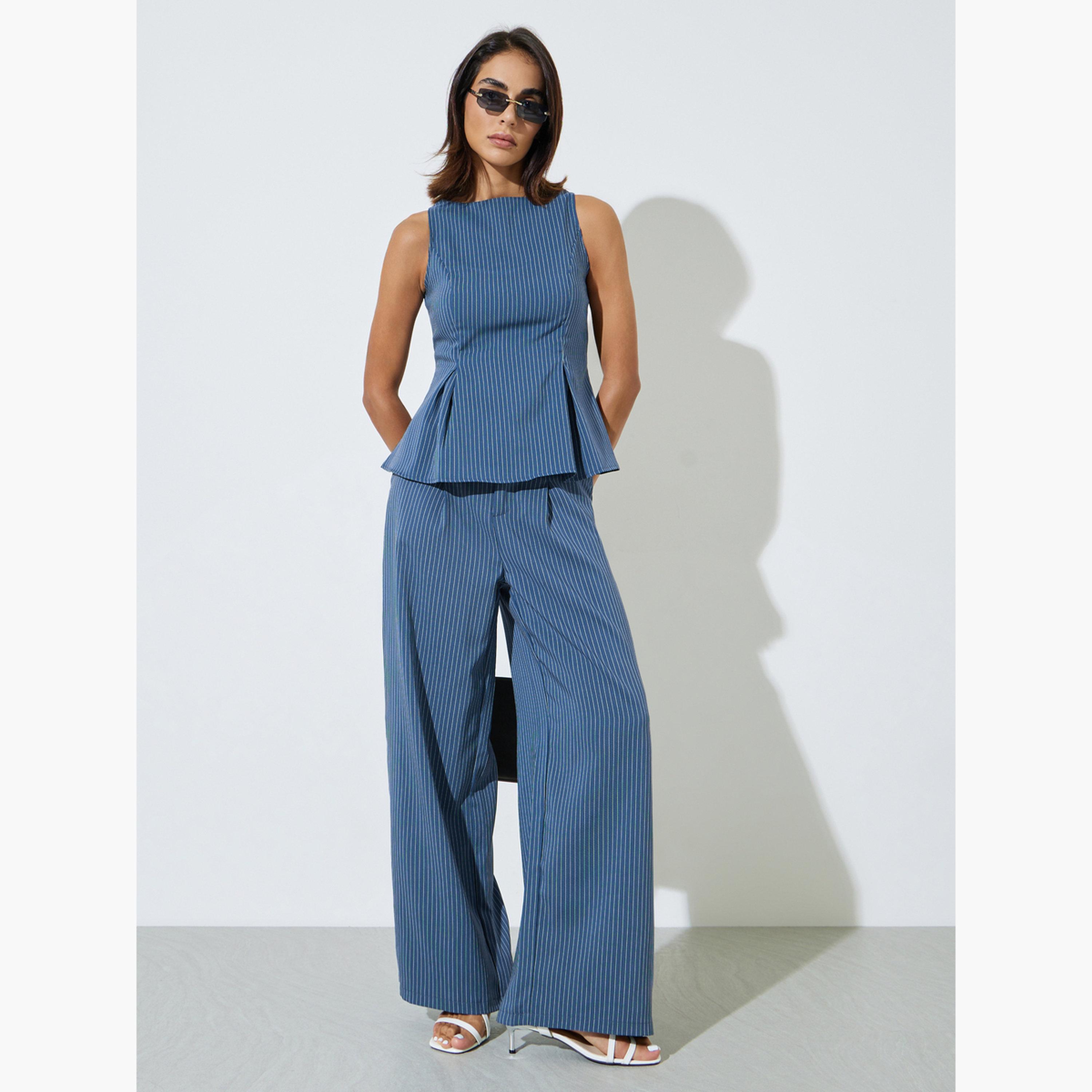 بلوزة بلا أكمام بنمط خطوط رفيعة وبكسرات-women-clothing-shirtsandblouses-blouses-image-2