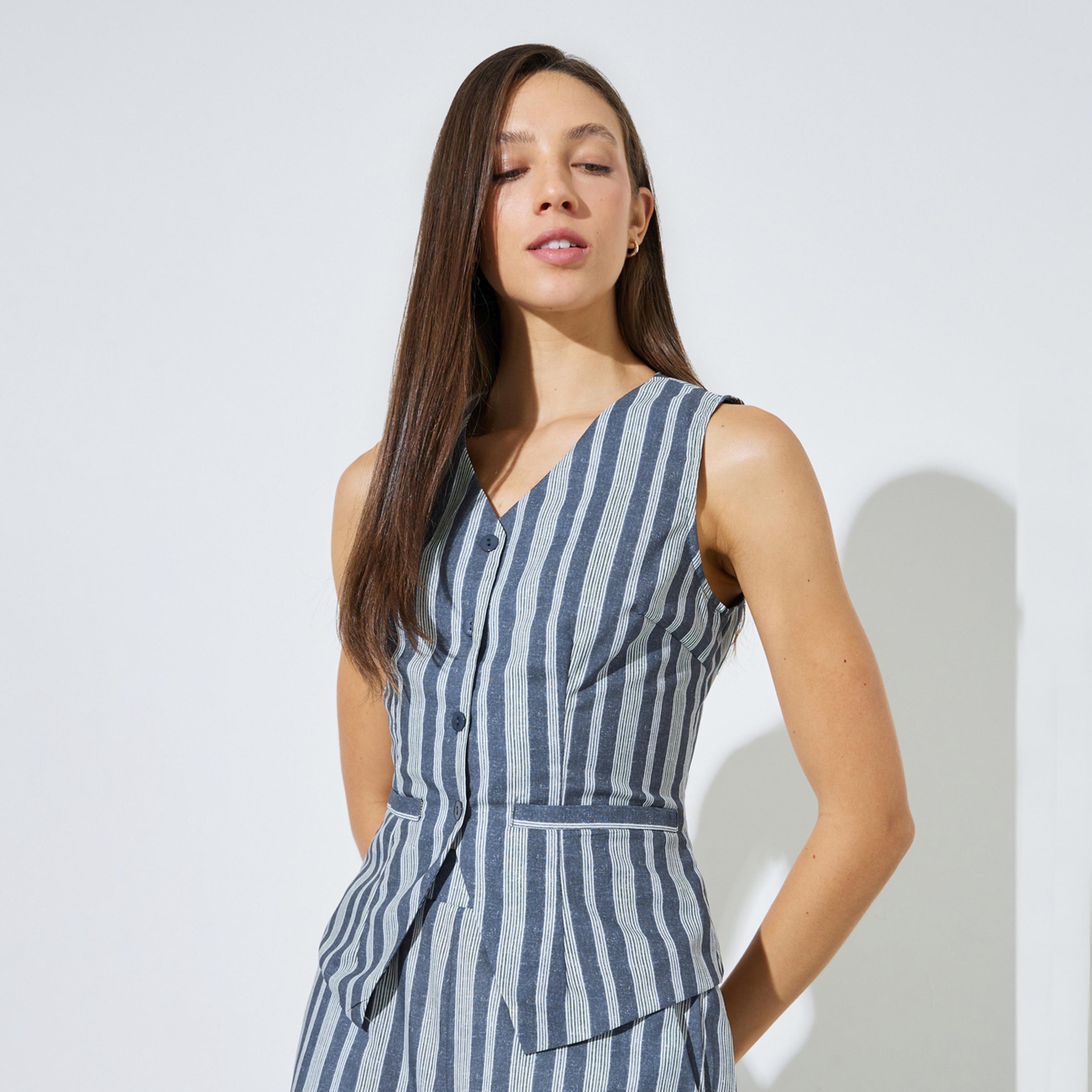 جيليه مخطط بلا أكمام بتفاصيل جيوب-women-clothing-shirtsandblouses-blouses-image-1