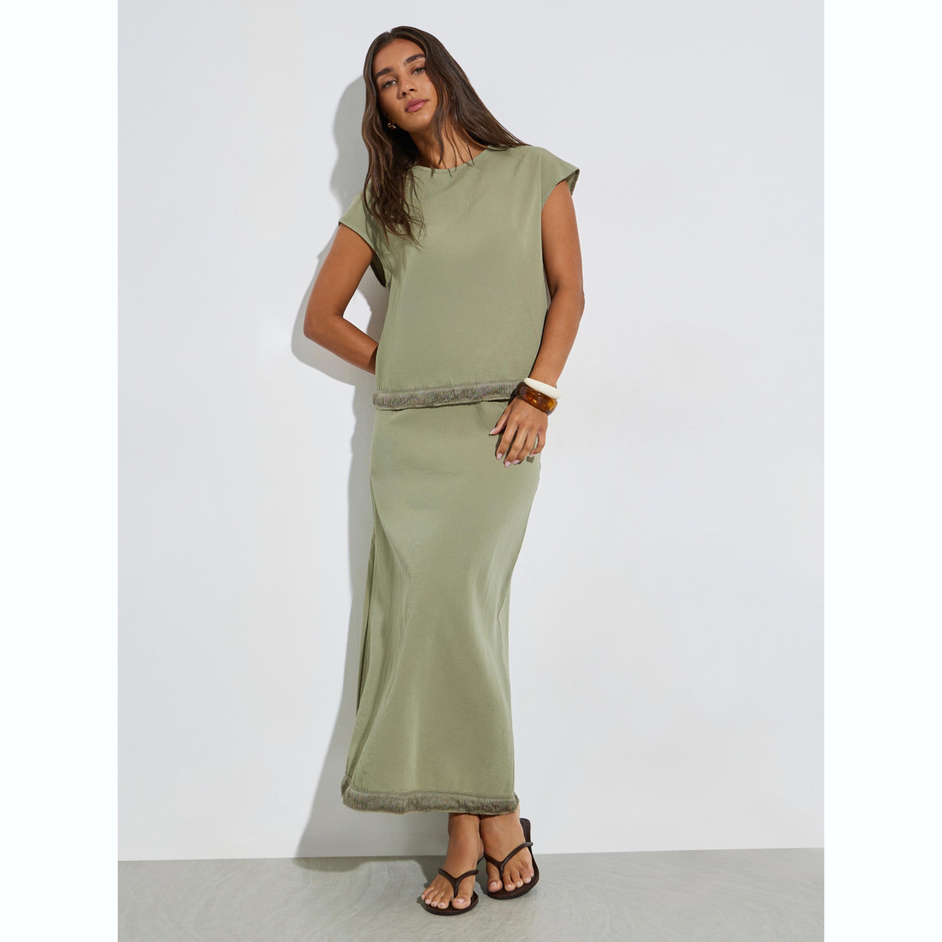 مجموعة من تنورة ميدي وبلوزة بحافة شراشيب سادة-women-clothing-coordsets-image-1