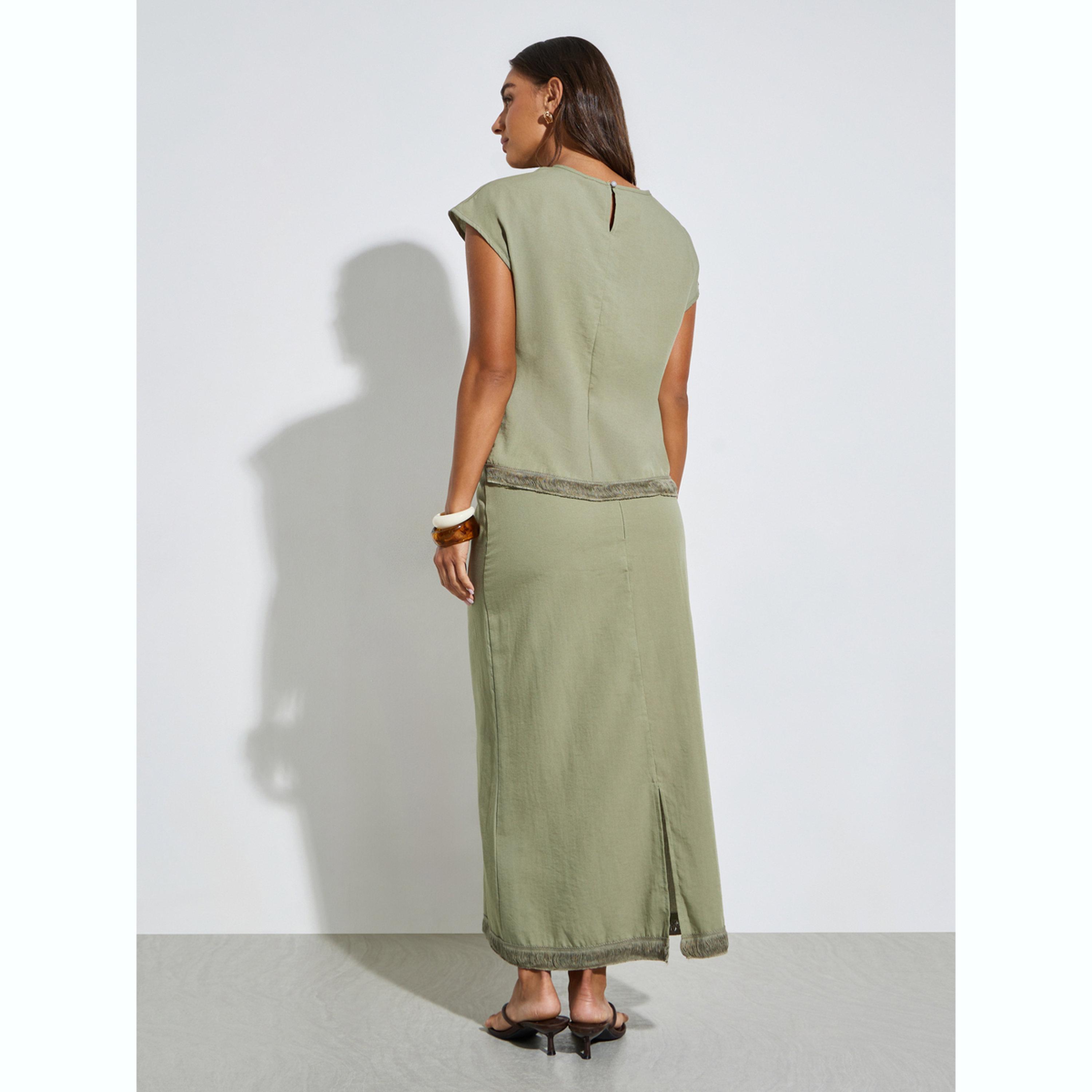 مجموعة من تنورة ميدي وبلوزة بحافة شراشيب سادة-women-clothing-coordsets-image-3