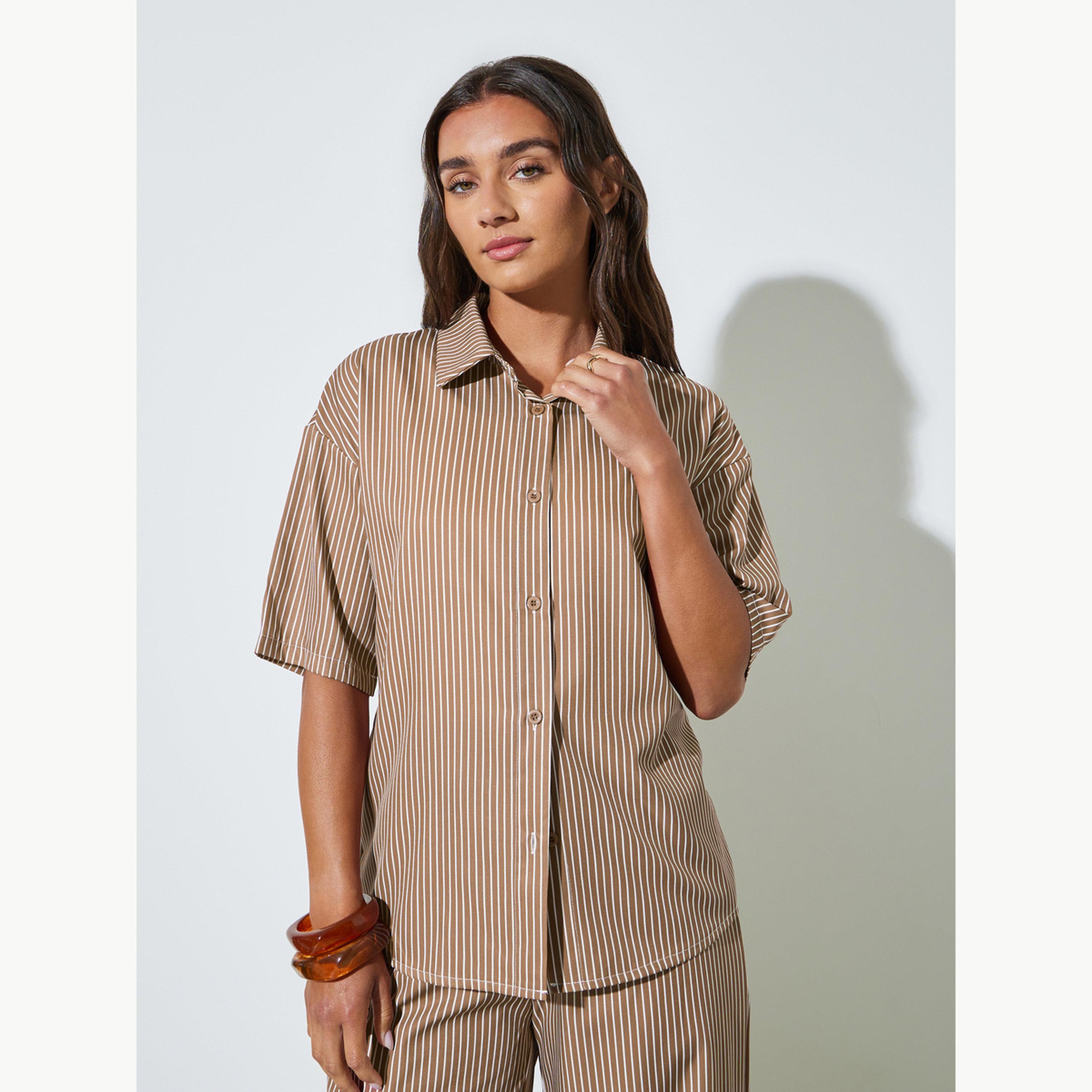 مجموعة من بنطال بأرجل واسعة وبلوزة مخططة بقصة واسعة-women-clothing-coordsets-image-3