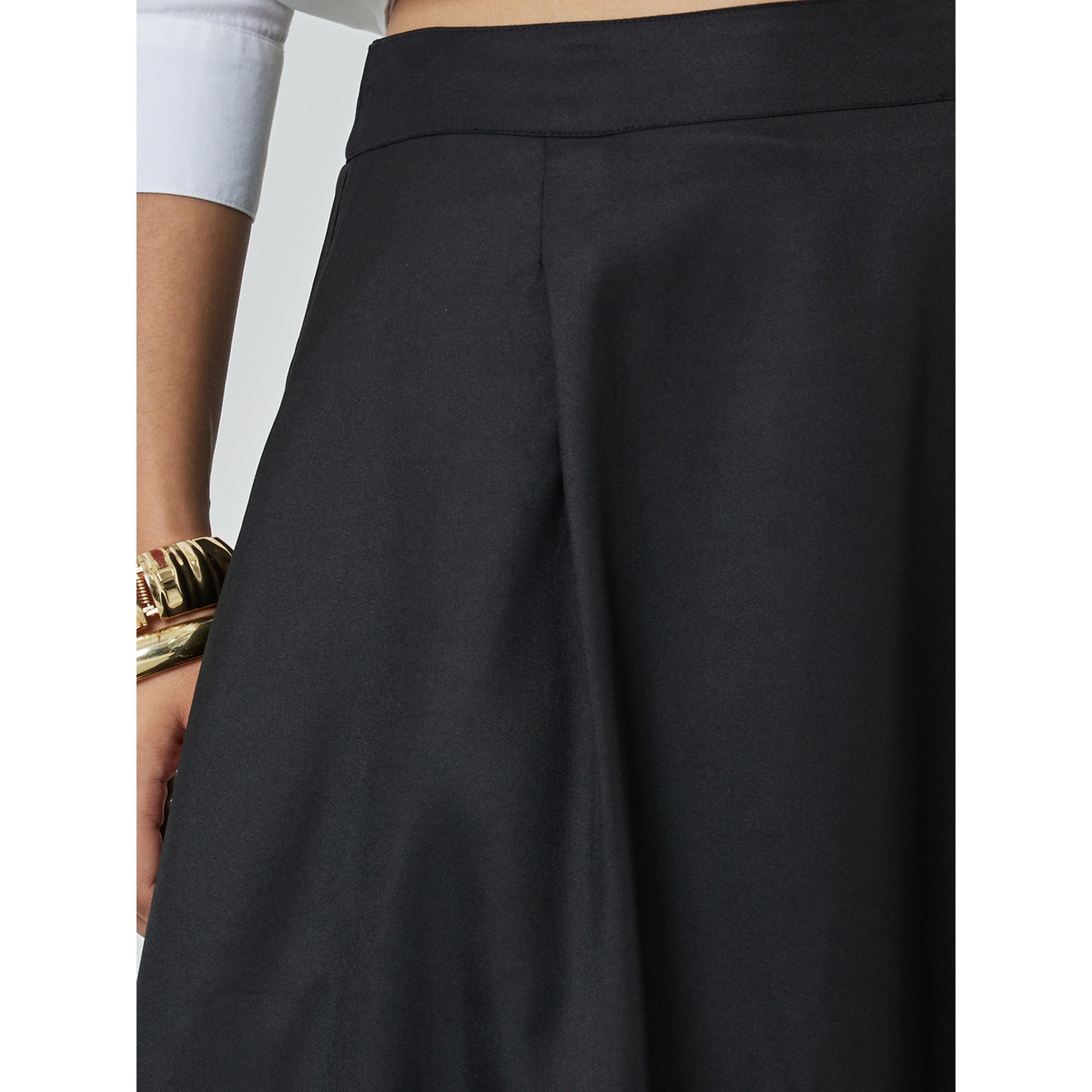 Styli Black Solid Pleated A-Line Maxi Skirt with Pocket Details-women-clothing-skirts-image-3