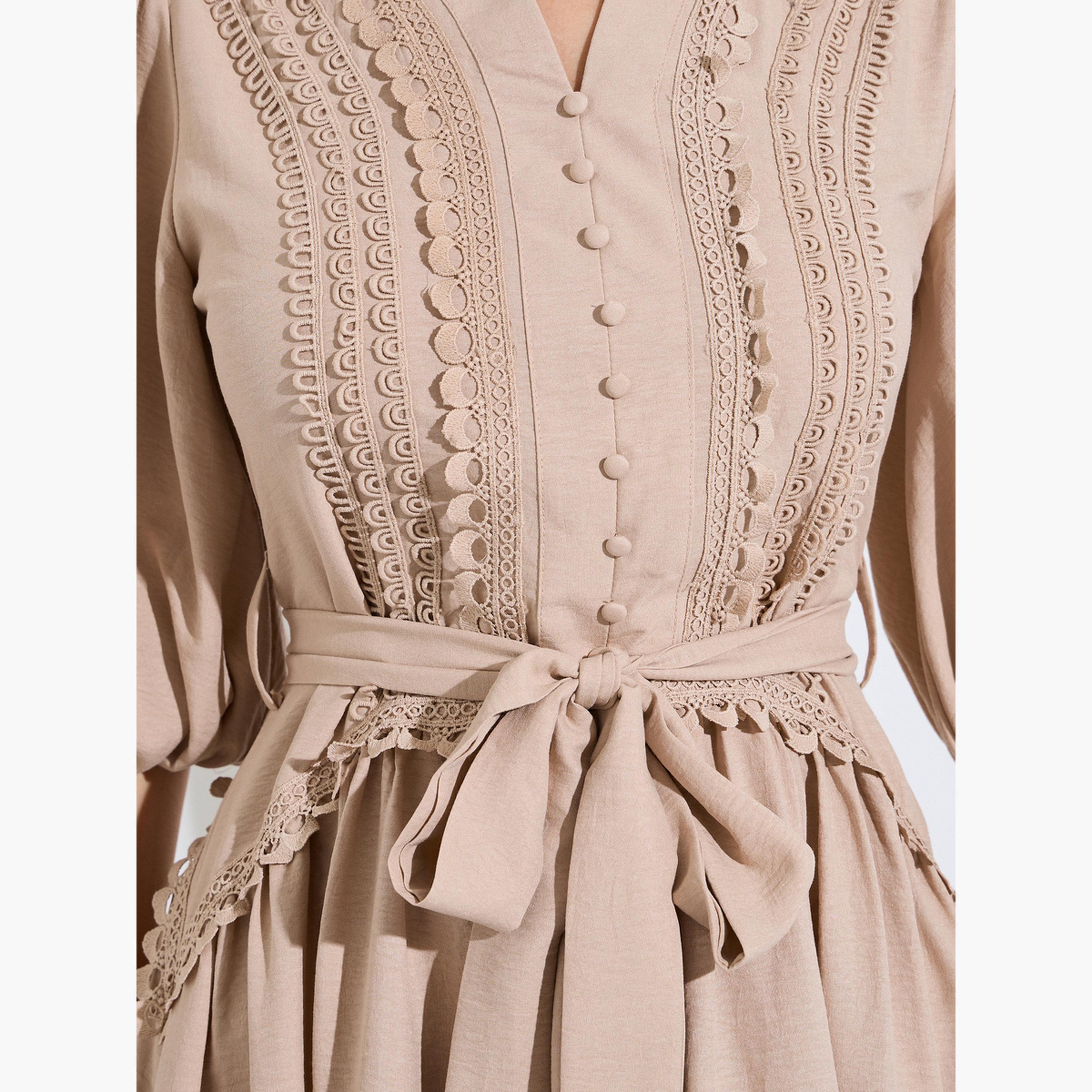 فستان طويل بحافة واسعة وتفاصيل دانتيل-women-clothing-dresses-image-5