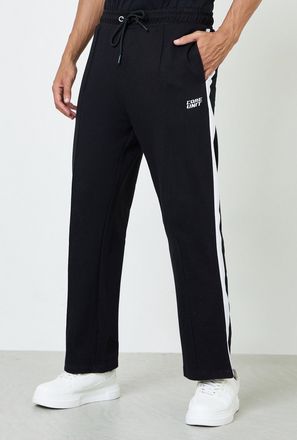 جوغر تيري واسع بتفاصيل شريط جانبي للرجال-men-clothing-bottoms-image-1