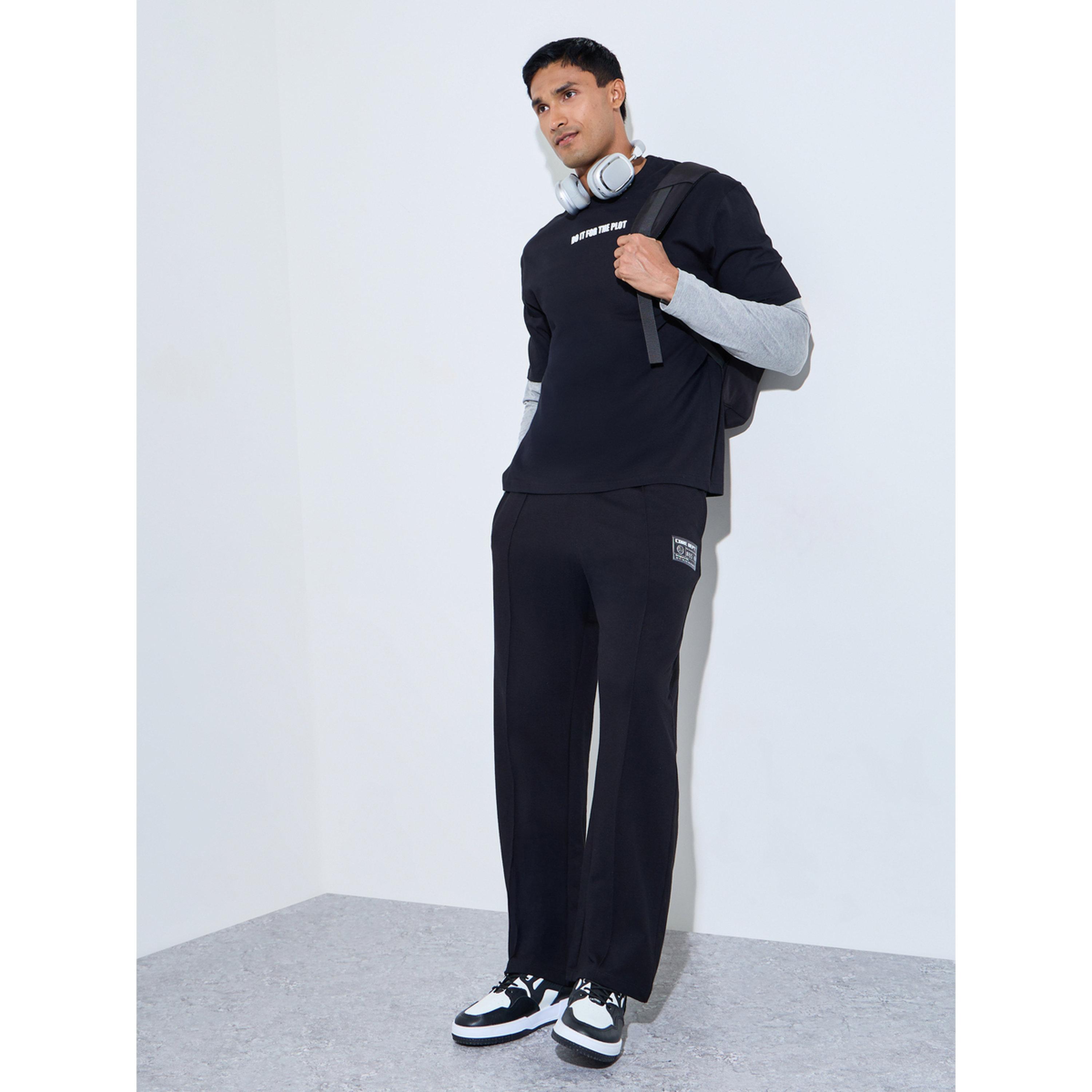 Styli Men's Black Oversized Joggers with Badge Detail-men-clothing-joggers-image-2