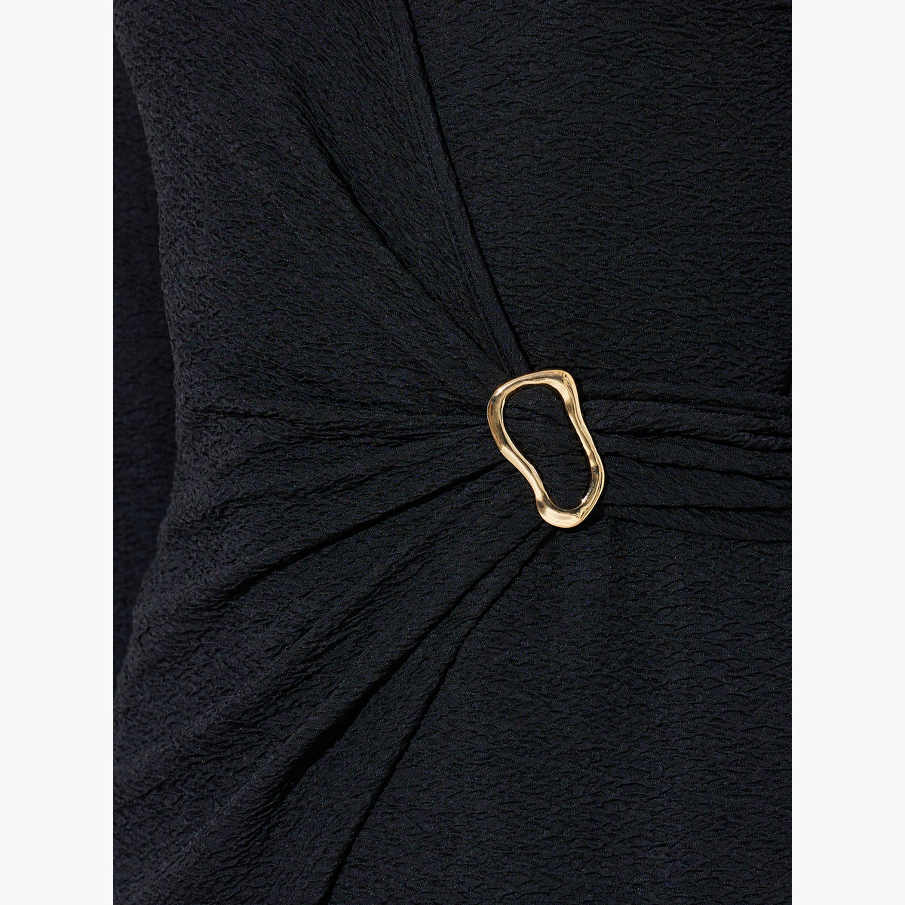 ستايلي - بلوزة سوداء محبوكة بنسيج ملفوف من الأمام-women-clothing-shirtsandblouses-blouses-image-5