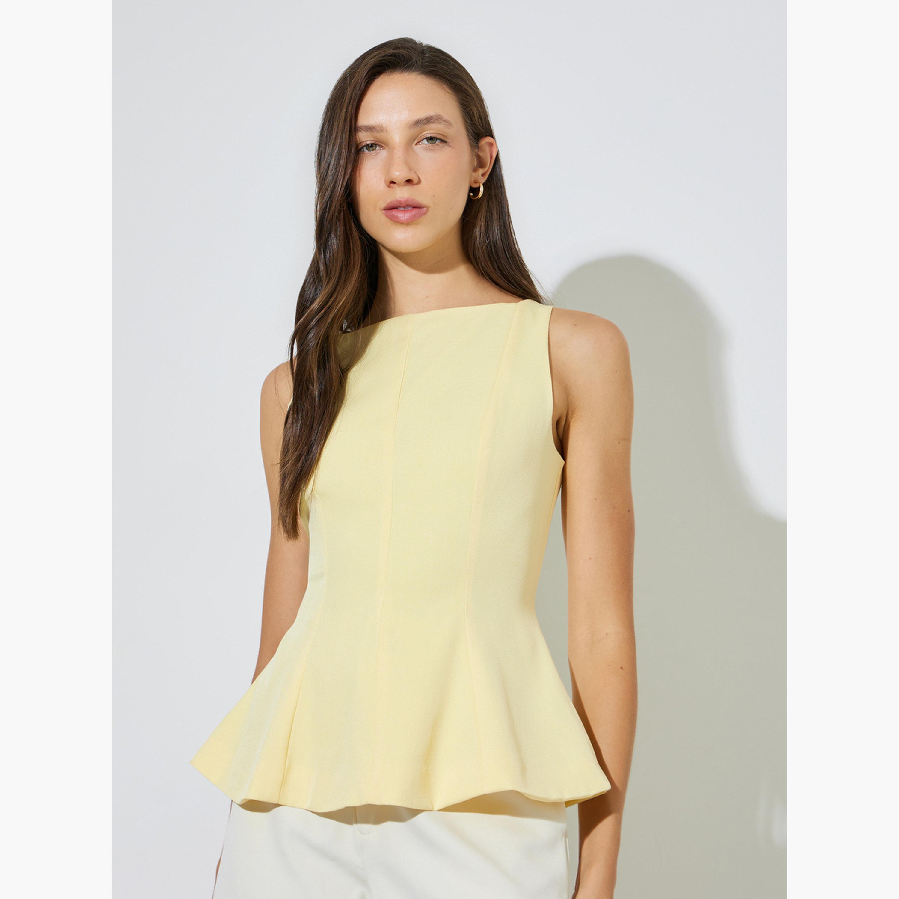 ستايلي - بلوزة صفراء بدون أكمام تصميم بيبلوم-women-clothing-shirtsandblouses-blouses-image-1