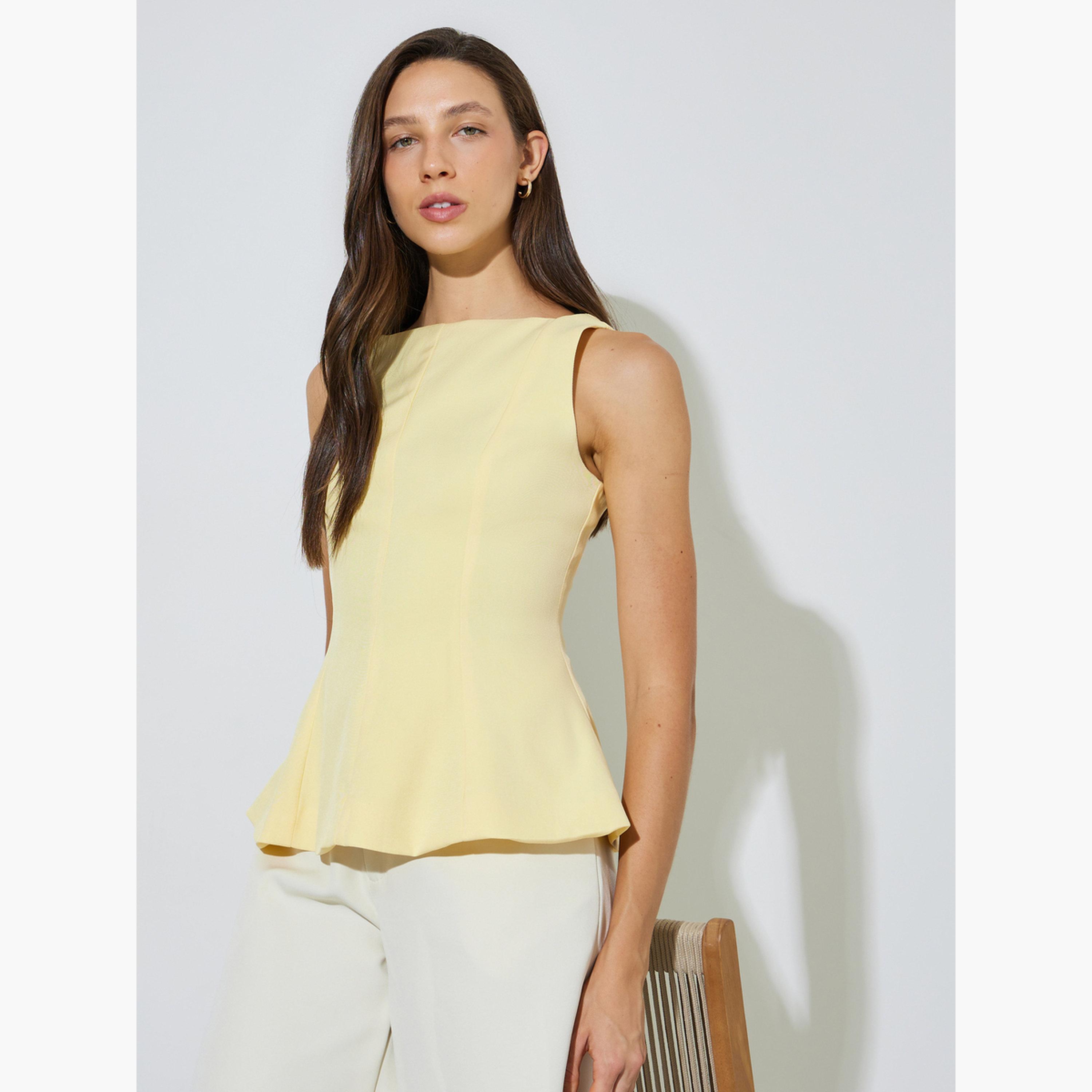 ستايلي - بلوزة صفراء بدون أكمام تصميم بيبلوم-women-clothing-shirtsandblouses-blouses-image-3