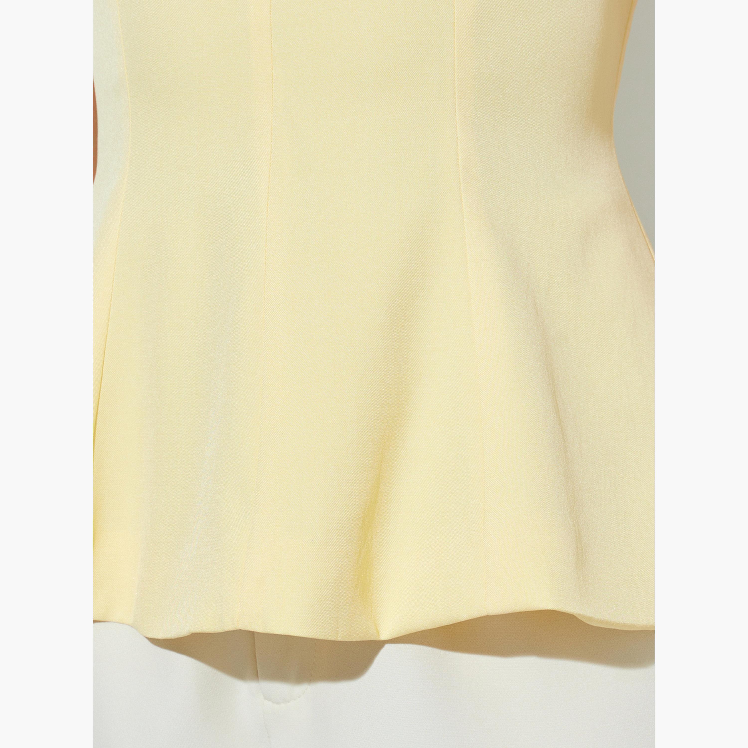 ستايلي - بلوزة صفراء بدون أكمام تصميم بيبلوم-women-clothing-shirtsandblouses-blouses-image-5