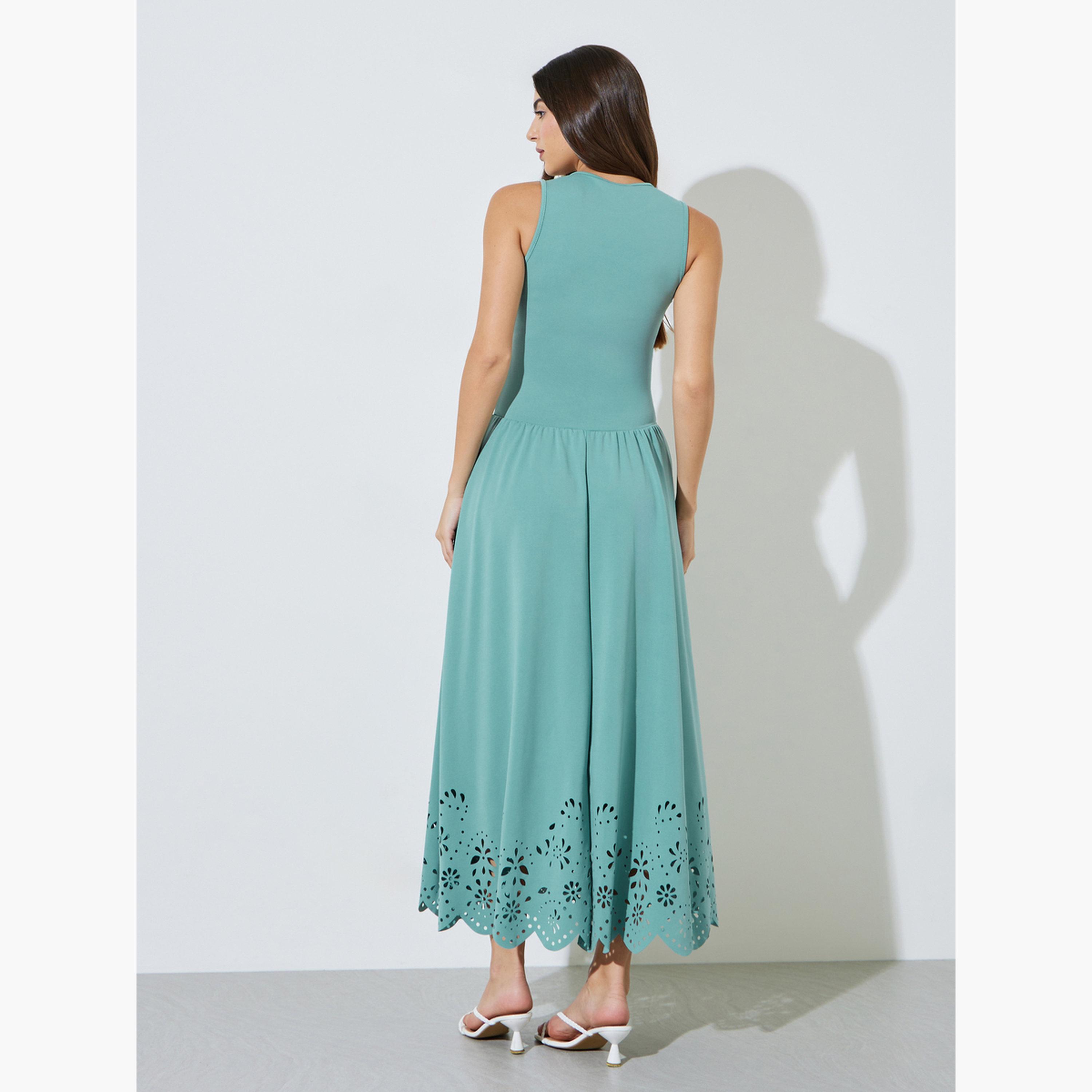 ستايلي - فستان ماكسي أخضر بدون أكمام تصميم  A، مزين بقصات ليزرية-women-clothing-dresses-image-4