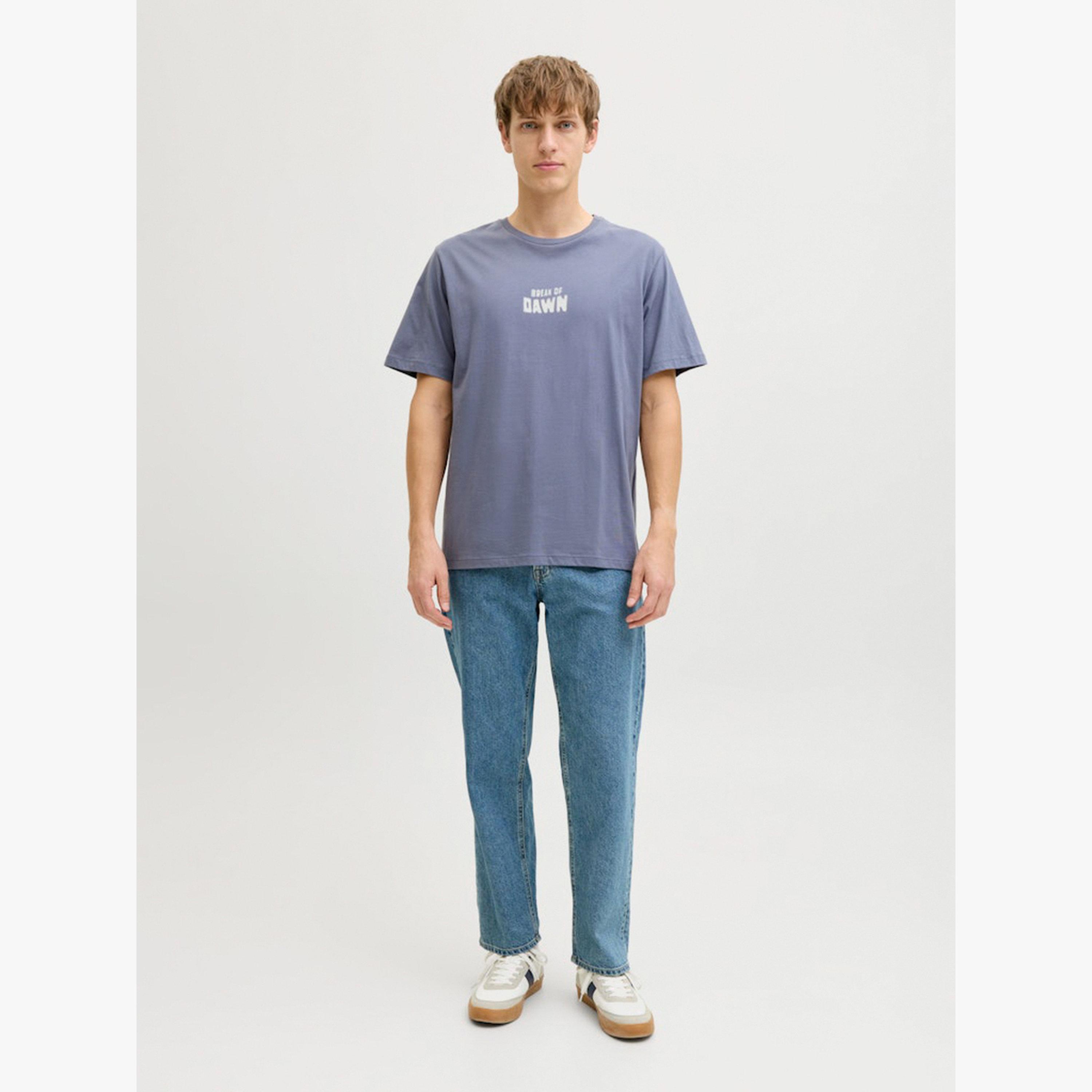 تيشيرت بياقة دائرية وطبعة جرافيك-men-clothing-tshirtsandpolos-tshirts-image-2
