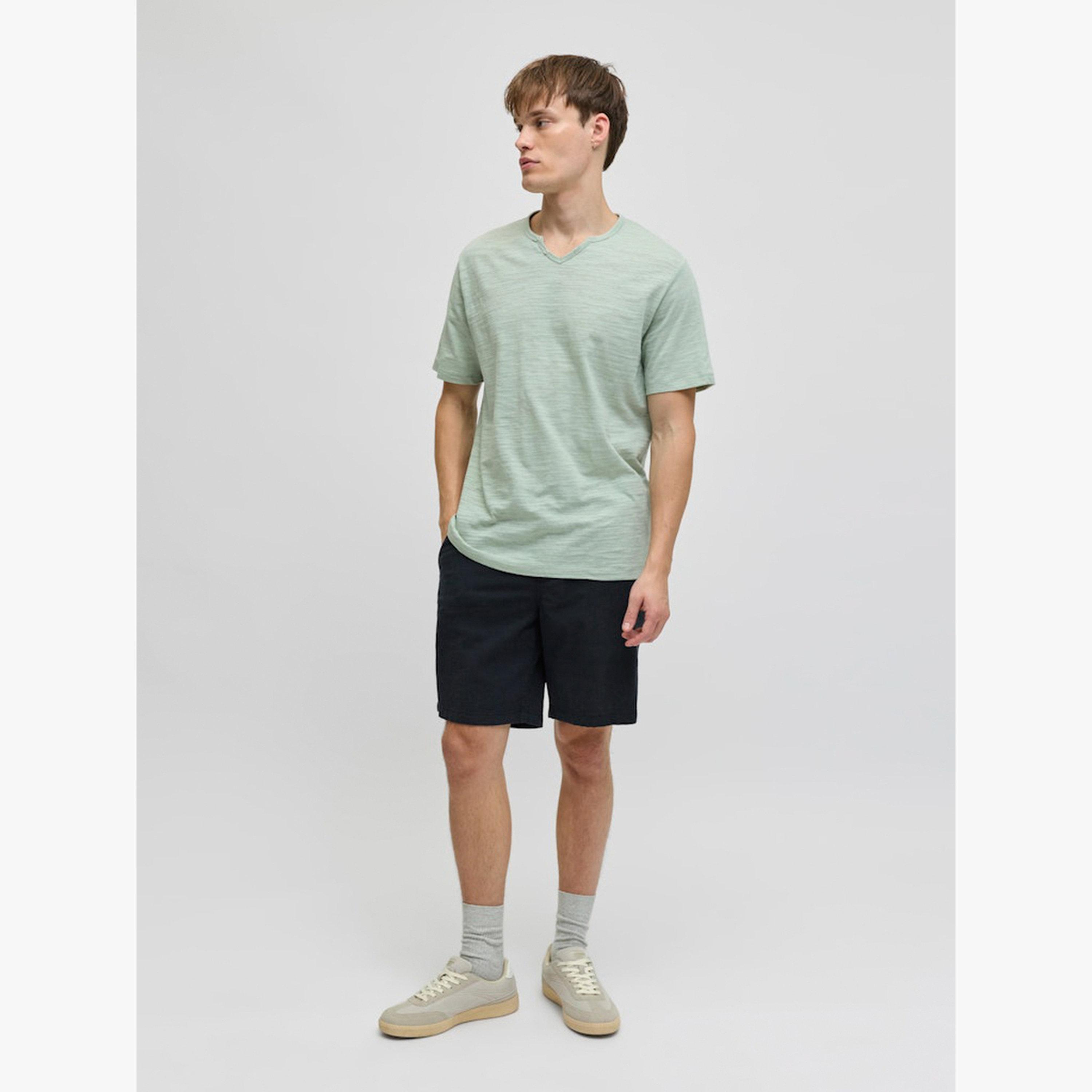 تيشيرت قطن بياقة دائرية وطبعة جرافيك-men-clothing-tshirtsandpolos-tshirts-image-2