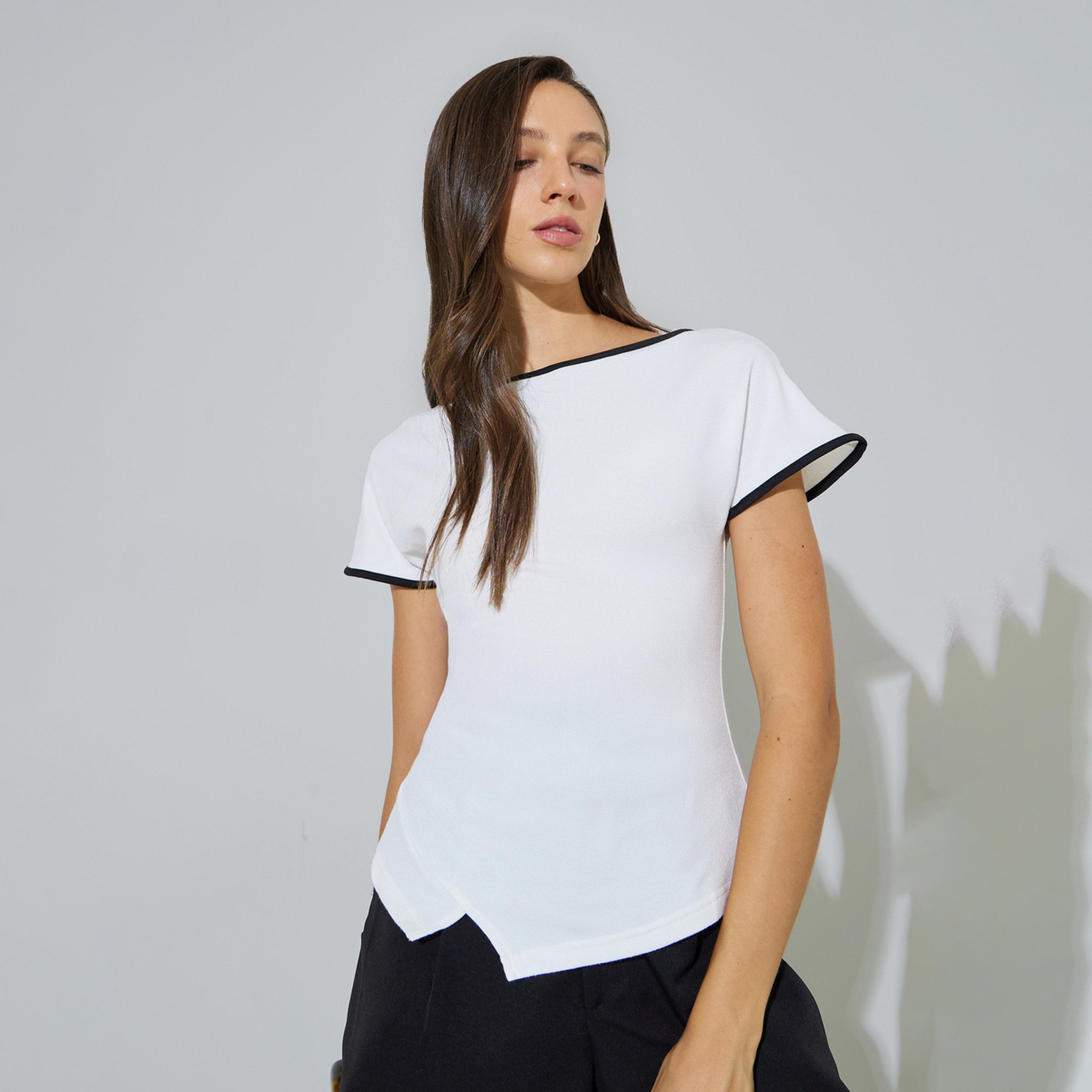 ستايلي - بلوزة قصيرة الأكمام محبوكة بحواف بيضاء متباينة-women-clothing-shirtsandblouses-blouses-image-1