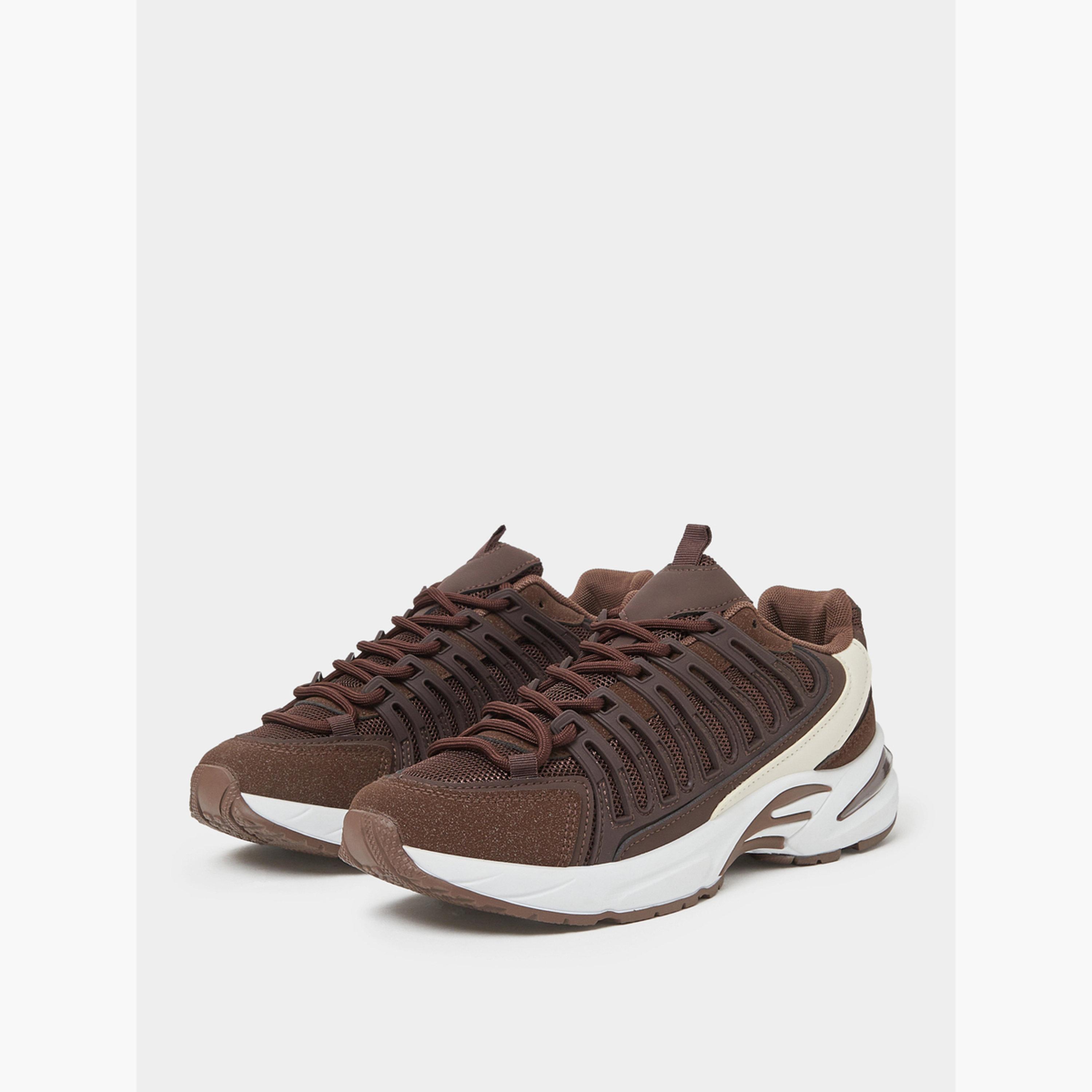 ستايلي - حذاء رياضي بني اللون ذو ملمس مميز-women-shoes-sneakers-image-1