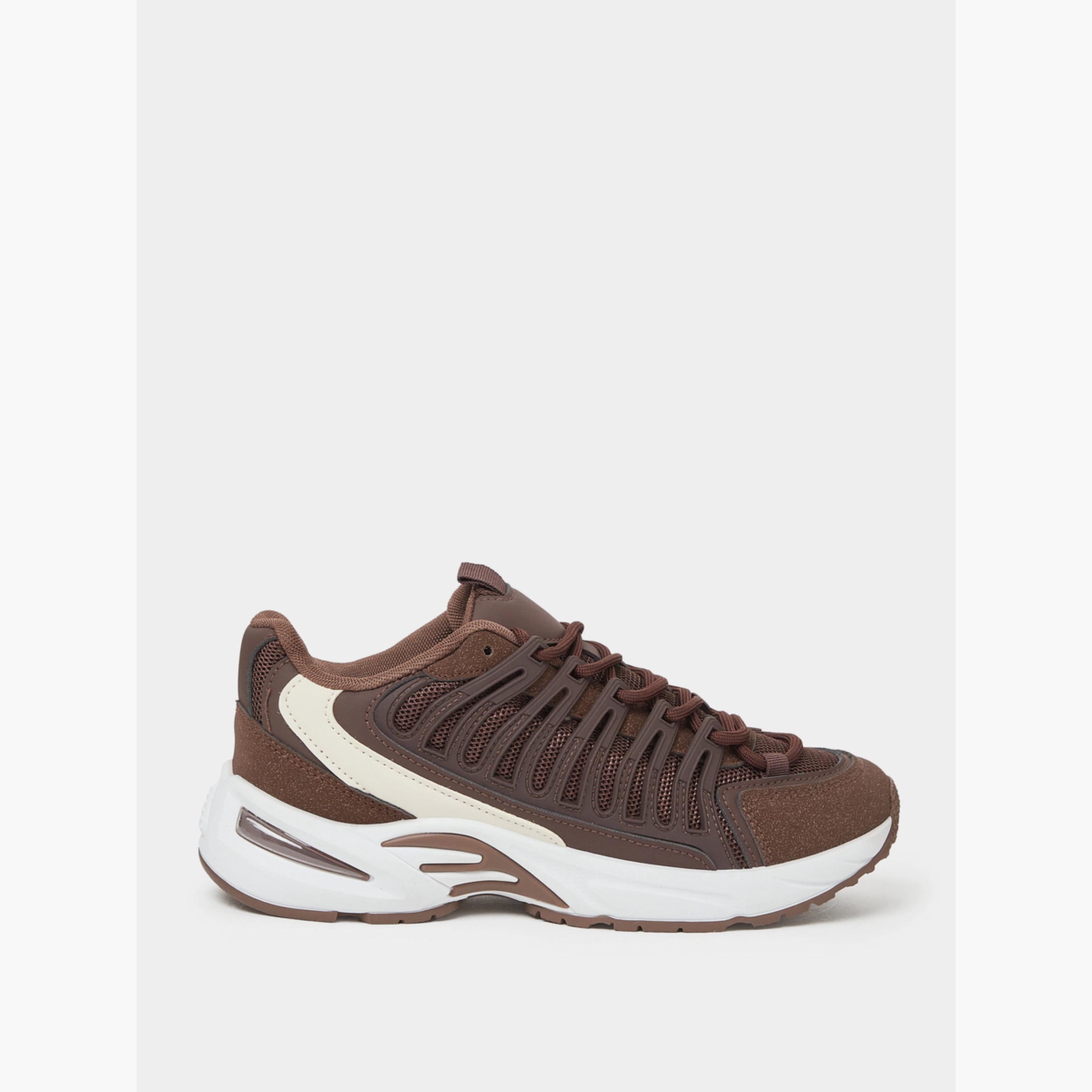 ستايلي - حذاء رياضي بني اللون ذو ملمس مميز-women-shoes-sneakers-image-2
