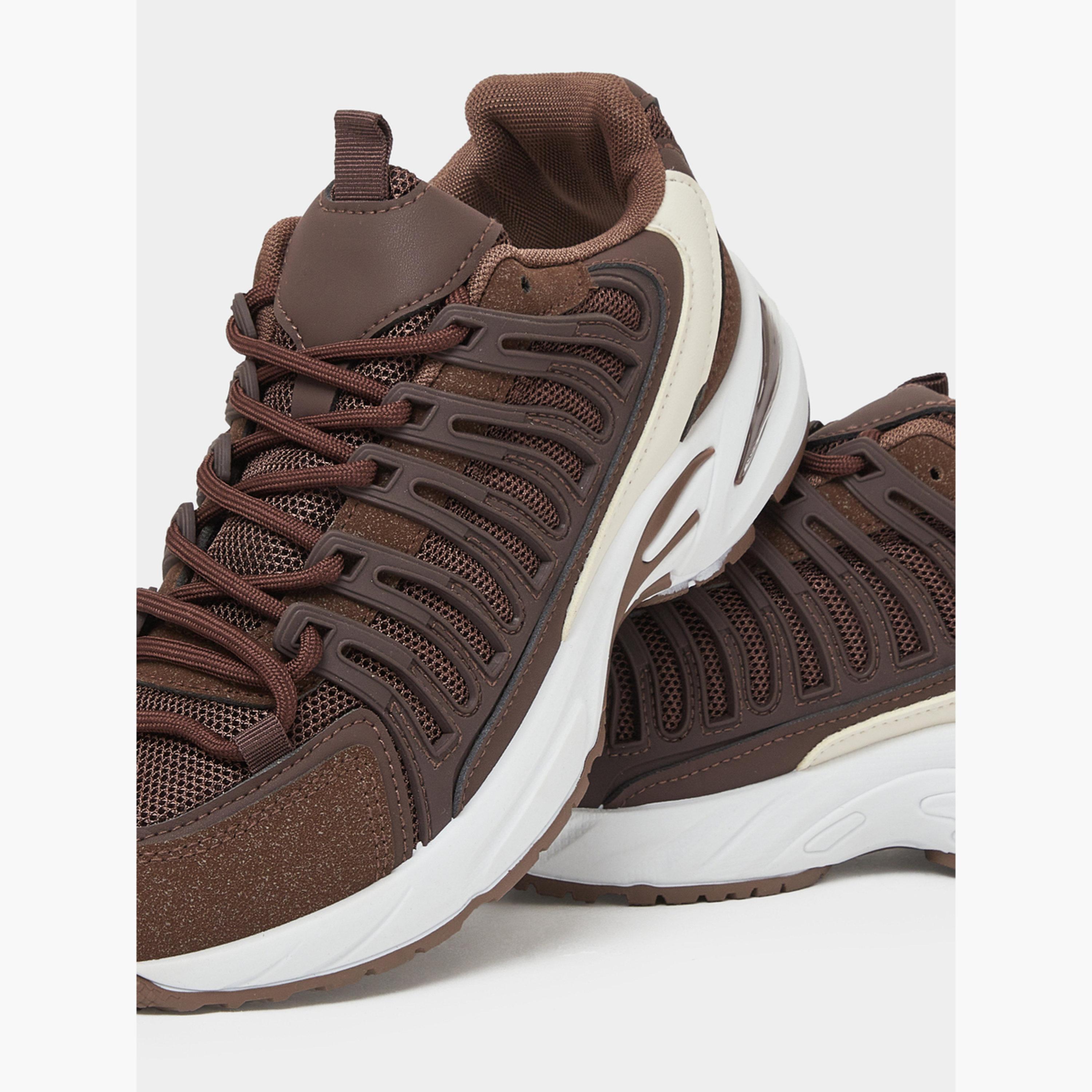 ستايلي - حذاء رياضي بني اللون ذو ملمس مميز-women-shoes-sneakers-image-4