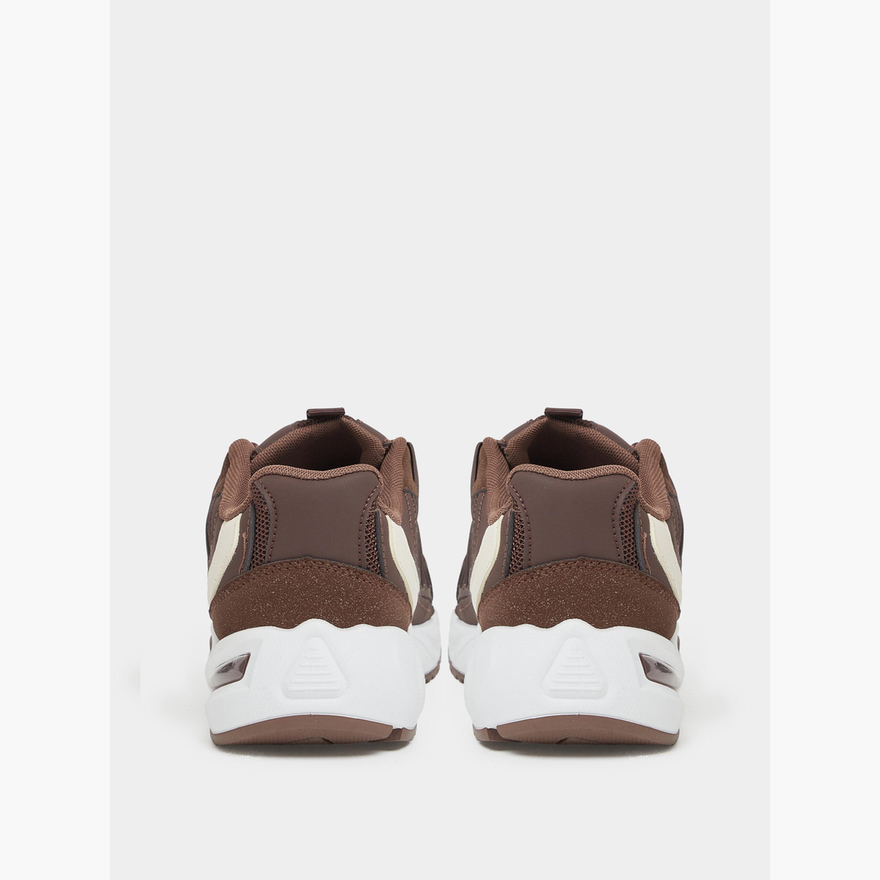 ستايلي - حذاء رياضي بني اللون ذو ملمس مميز-women-shoes-sneakers-image-5
