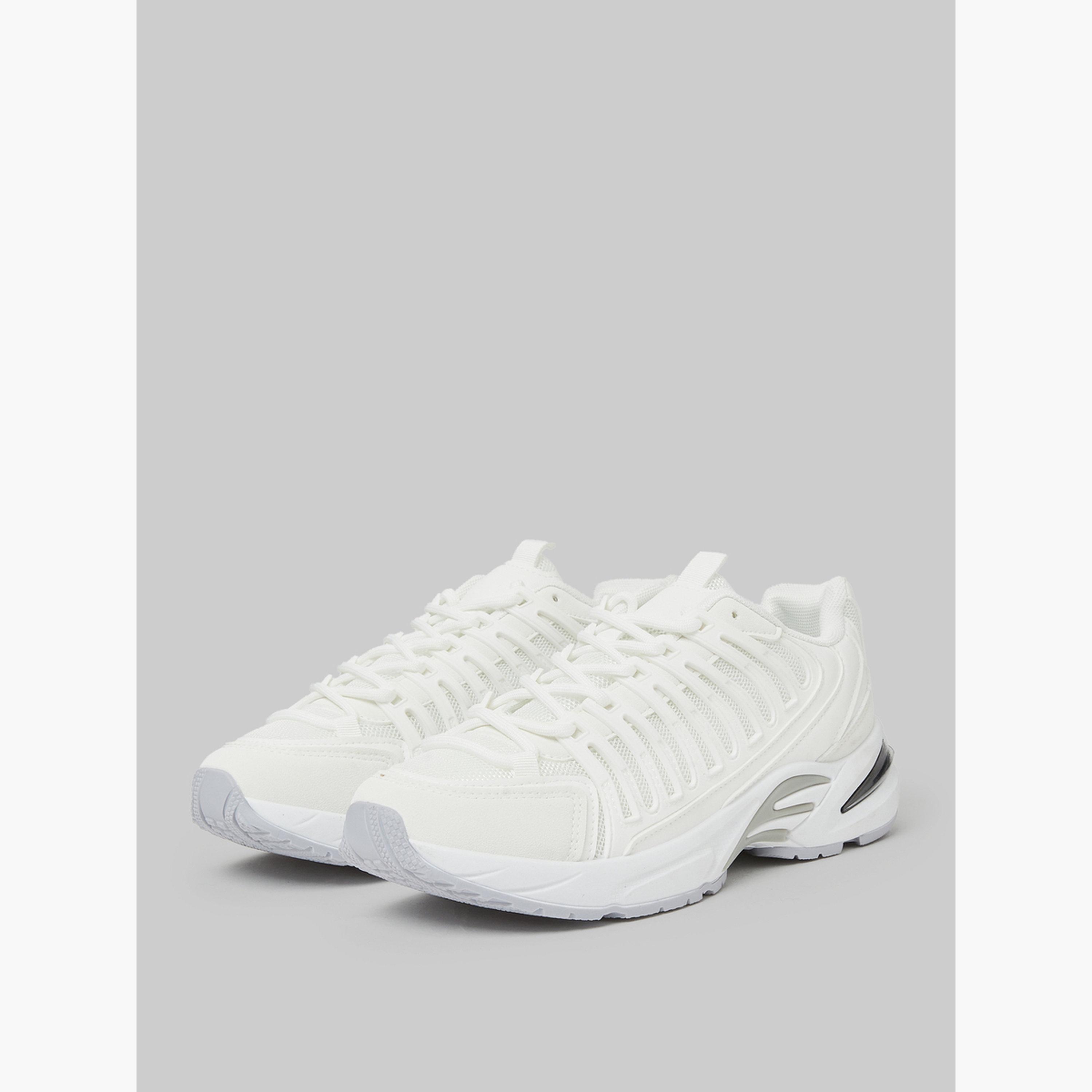 ستايلي - حذاء رياضي أبيض ذو ملمس مميز-women-shoes-sneakers-image-1