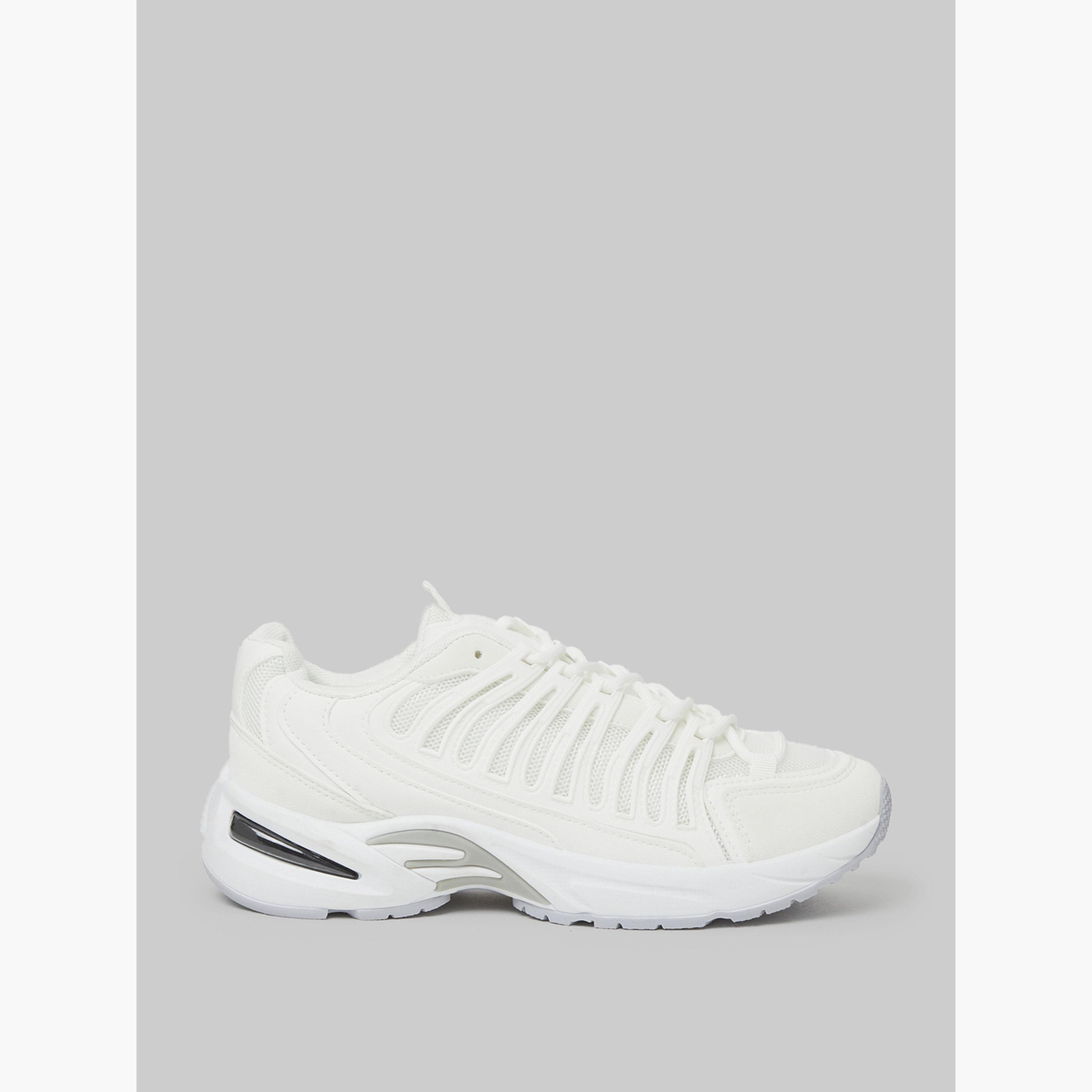 ستايلي - حذاء رياضي أبيض ذو ملمس مميز-women-shoes-sneakers-image-2