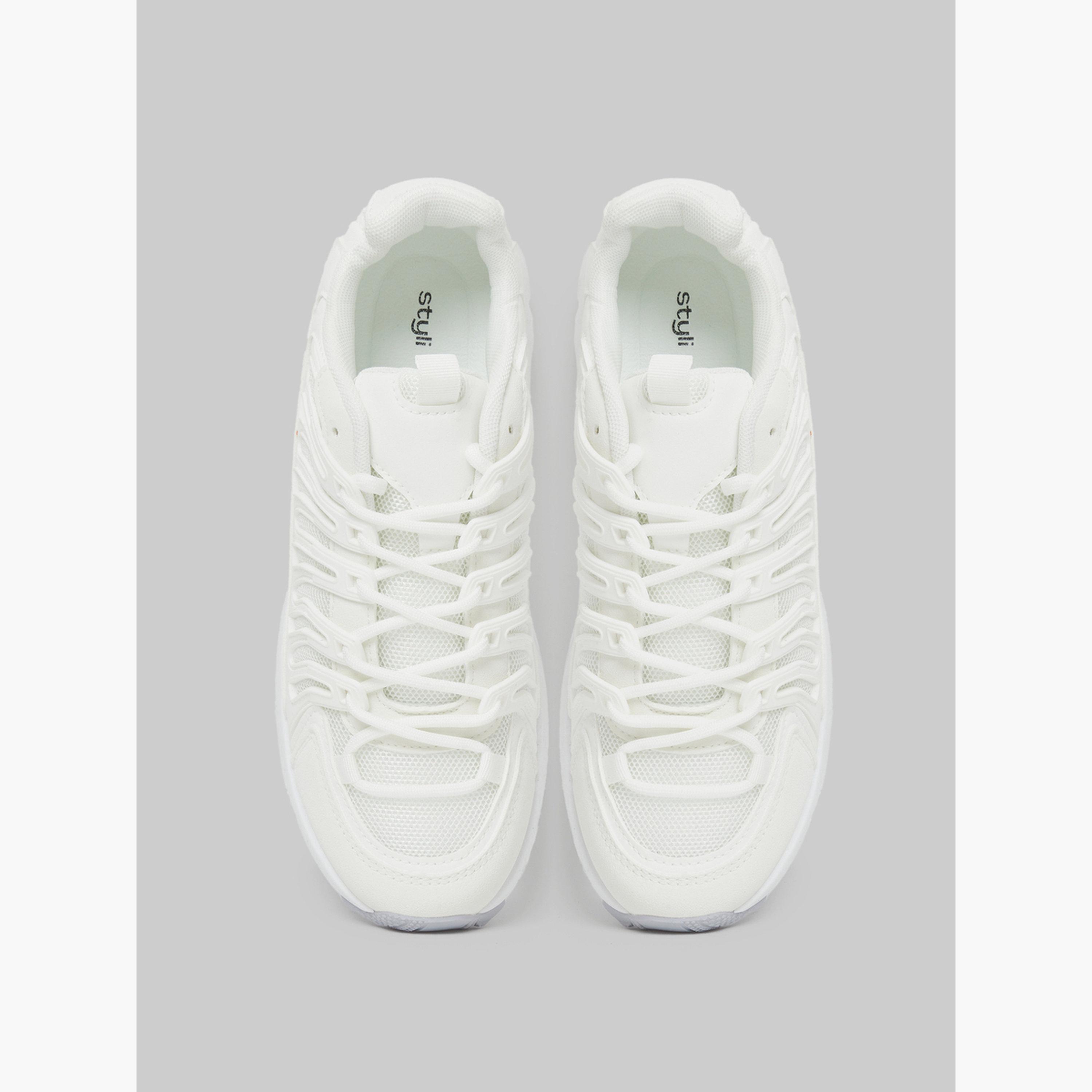 ستايلي - حذاء رياضي أبيض ذو ملمس مميز-women-shoes-sneakers-image-3