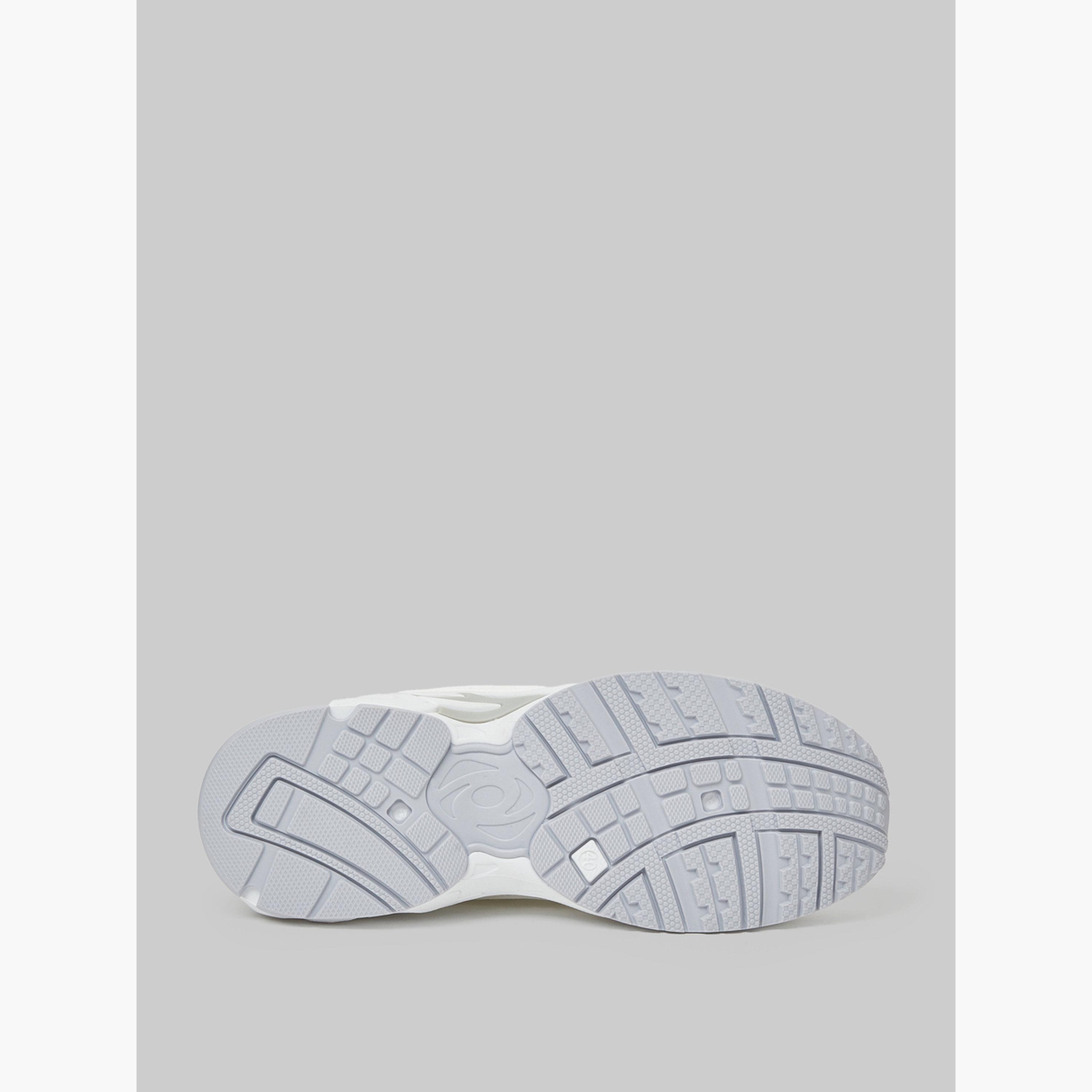 ستايلي - حذاء رياضي أبيض ذو ملمس مميز-women-shoes-sneakers-image-6