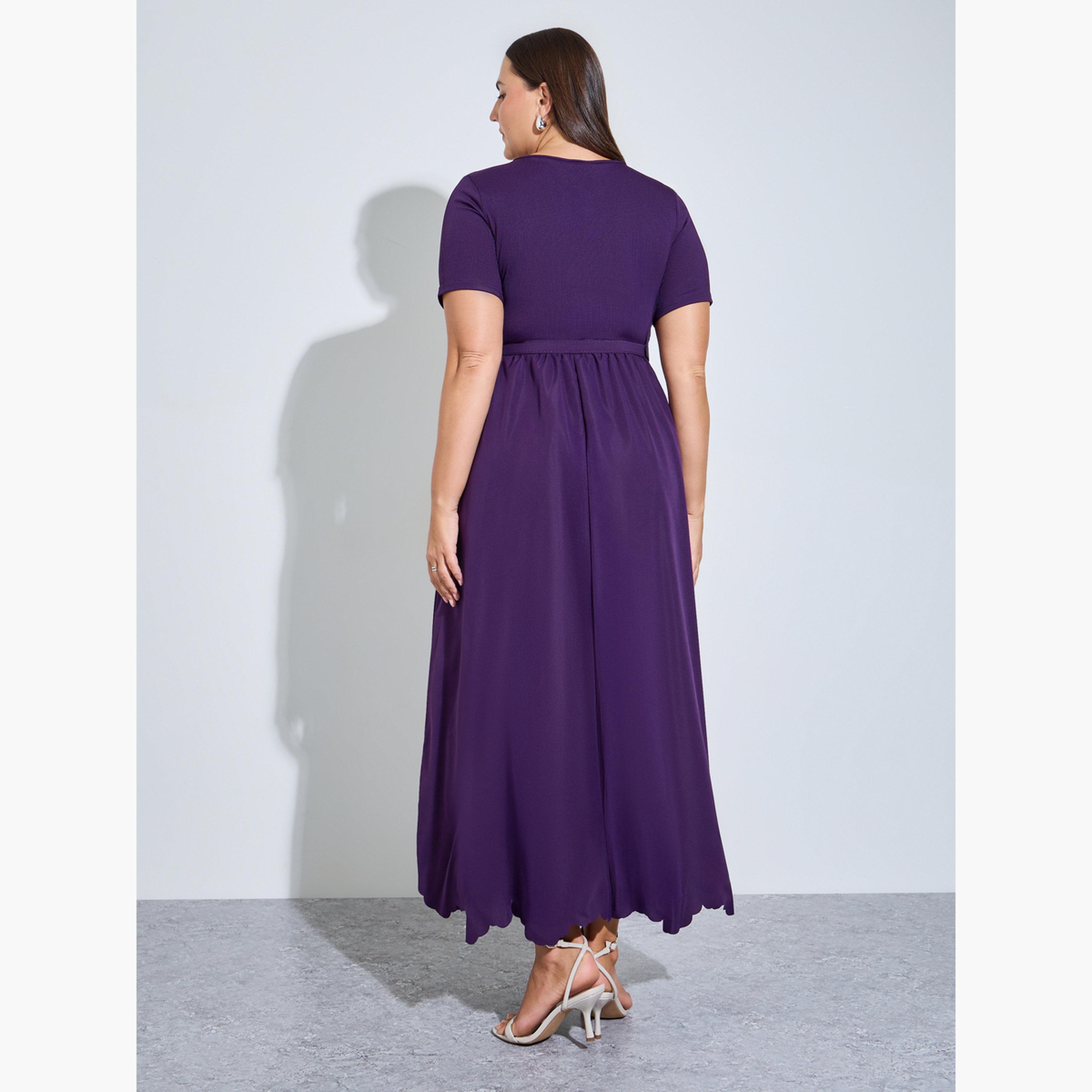 فستان طويل بحافة مفرغة وواسعة مع حزام بمقاس كبير-women-clothing-dresses-image-4