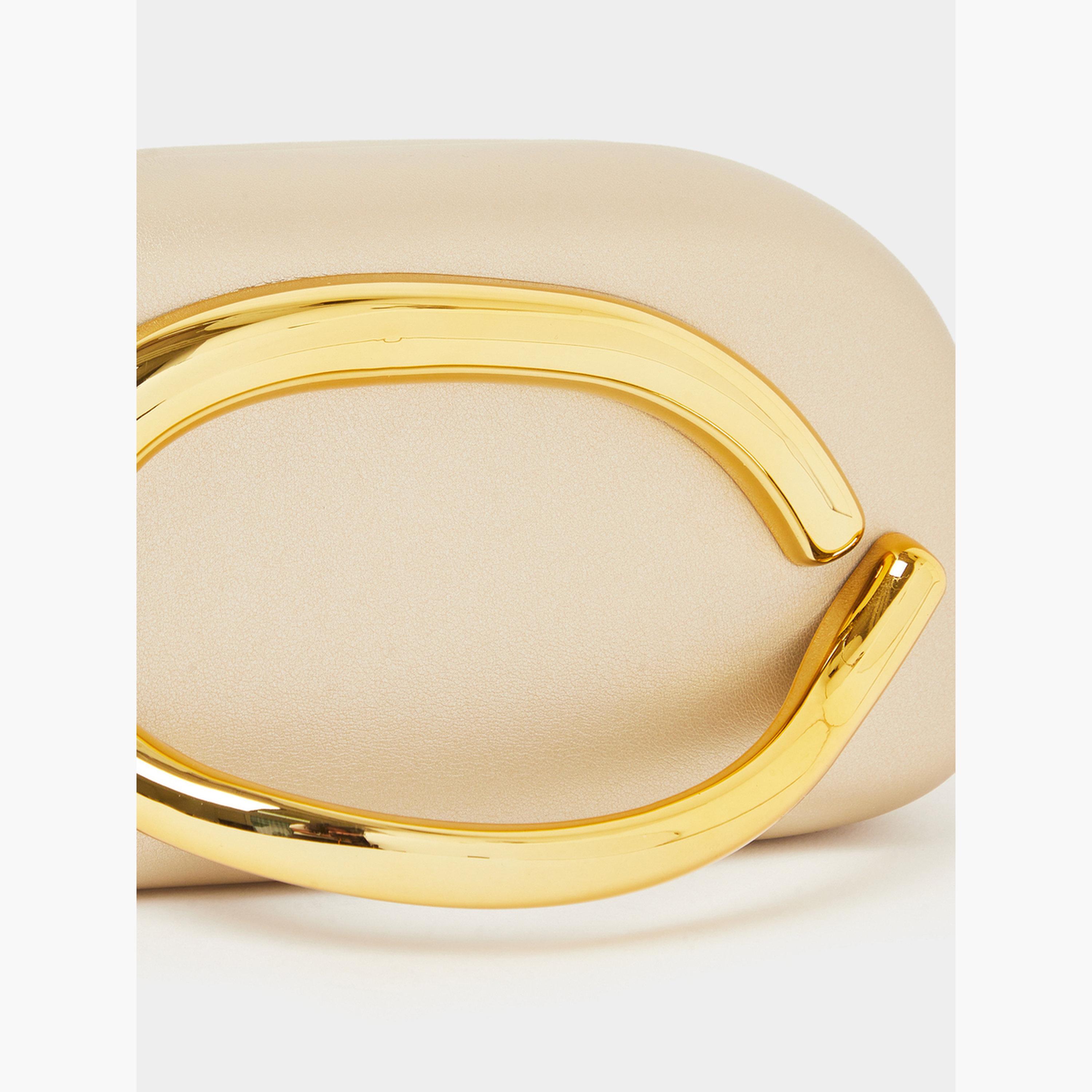 شنطة كلتش بلون ذهبي وتفاصيل معدنية-women-bagsandwallets-handbags-image-3